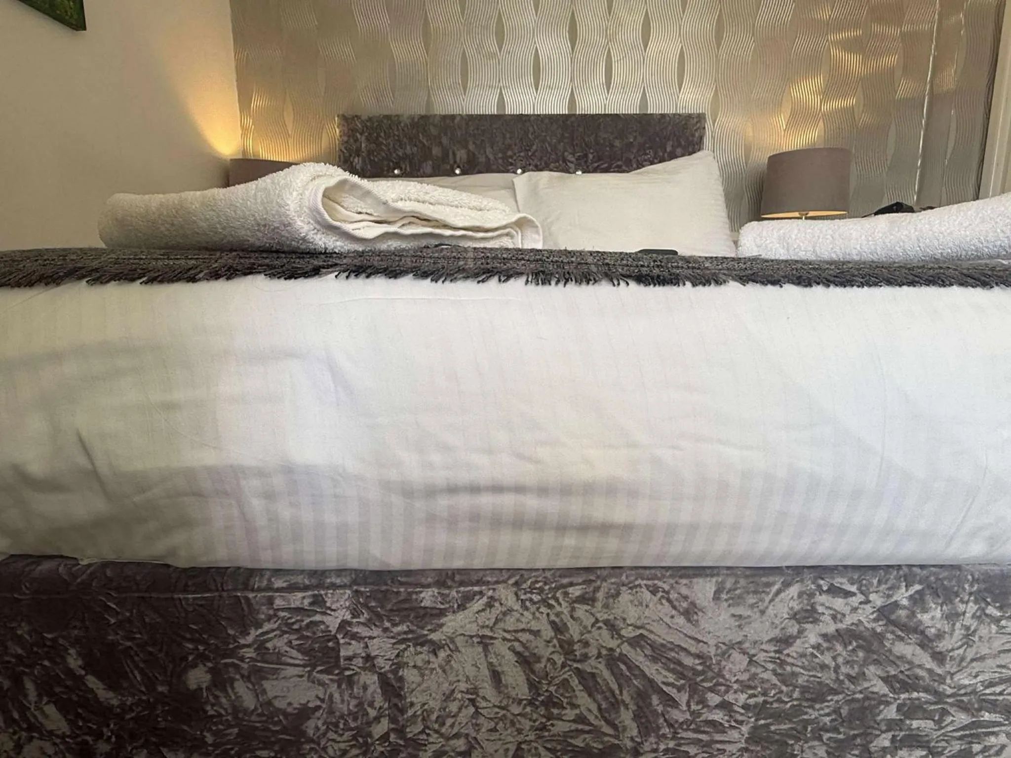 Bed in The Jubilee Hotel East - with NEWLY REFURBISHED SPA FACILITIES - GAMESPIT - AND SMOKEHOUSE
