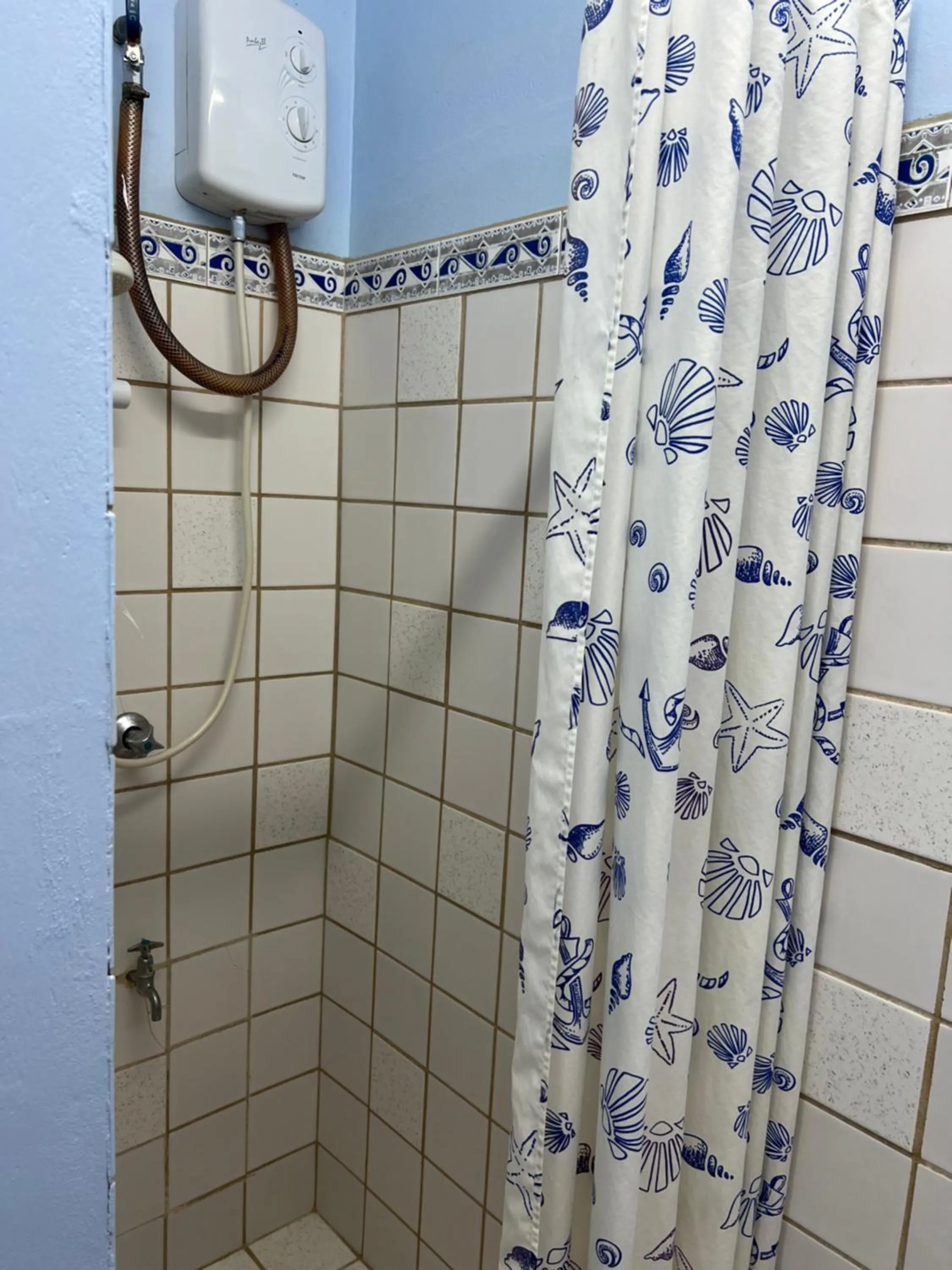 Shower in Cool Running Apartments