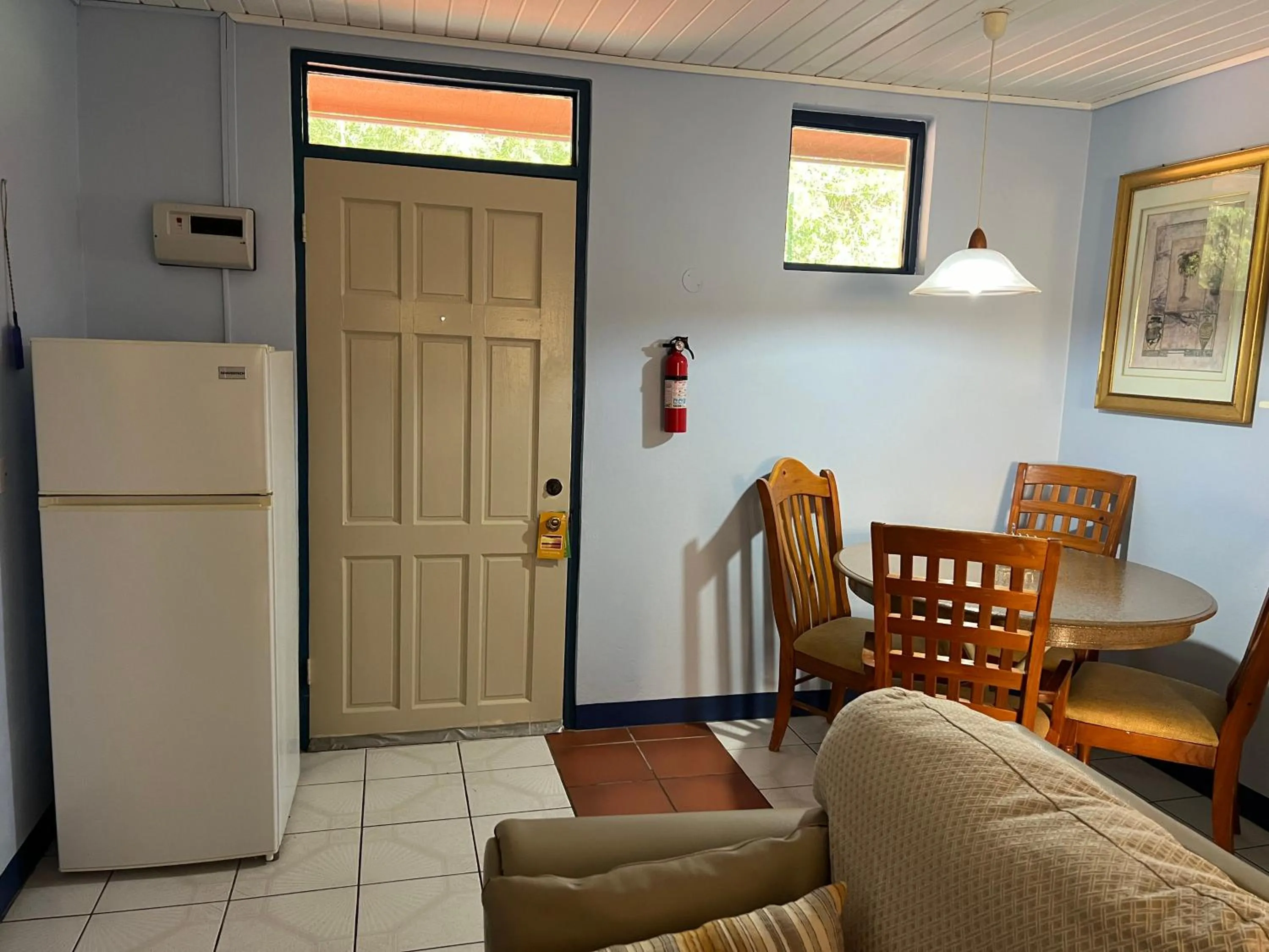 Dining area in Cool Running Apartments