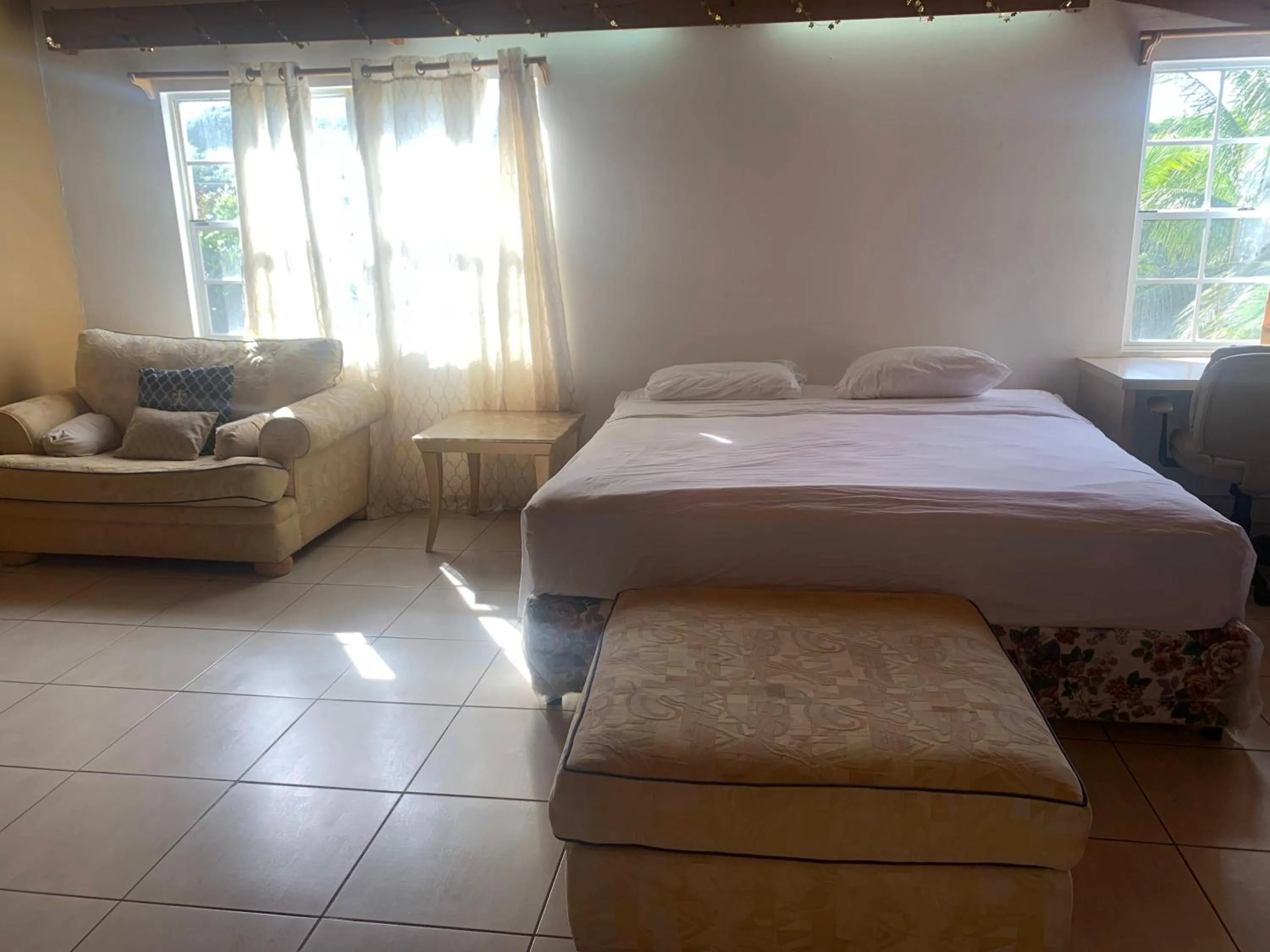 Bedroom, Bed in Cool Running Apartments