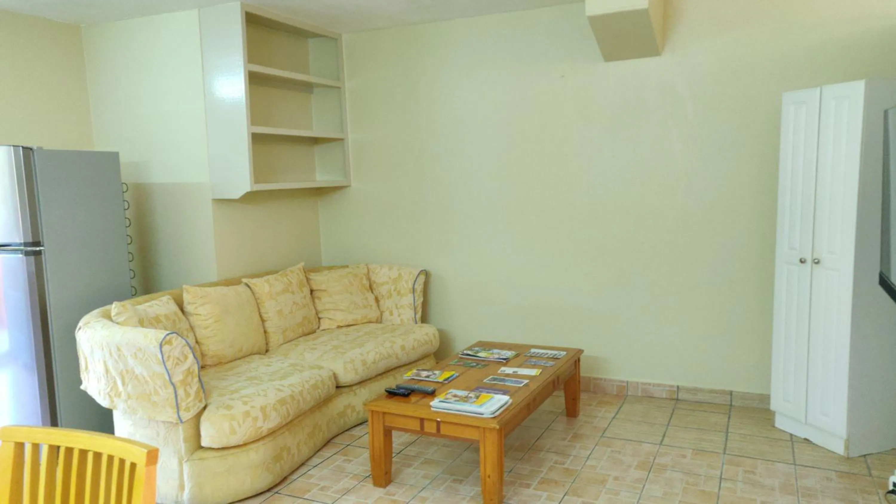 Living room in Cool Running Apartments