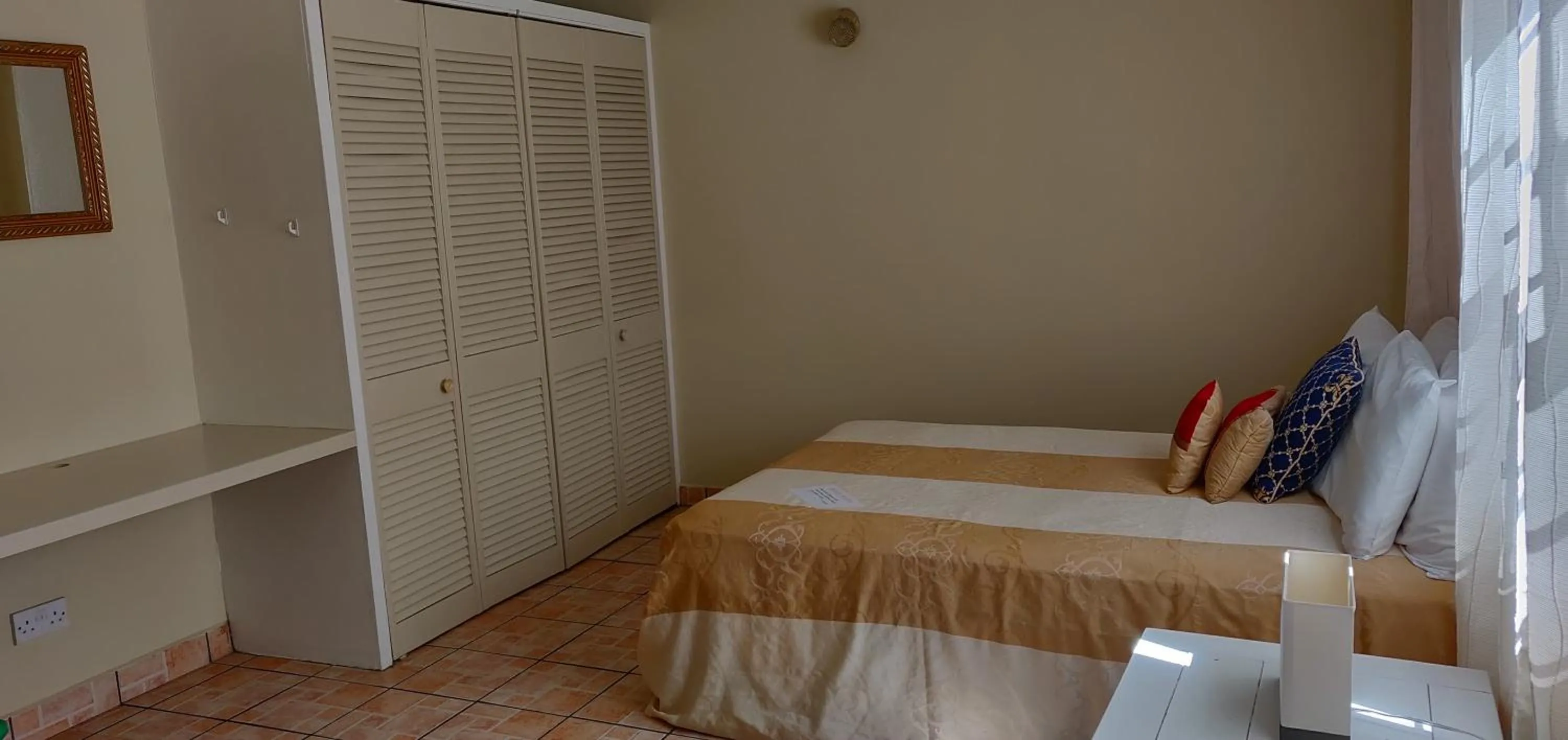 Bedroom, Bed in Cool Running Apartments