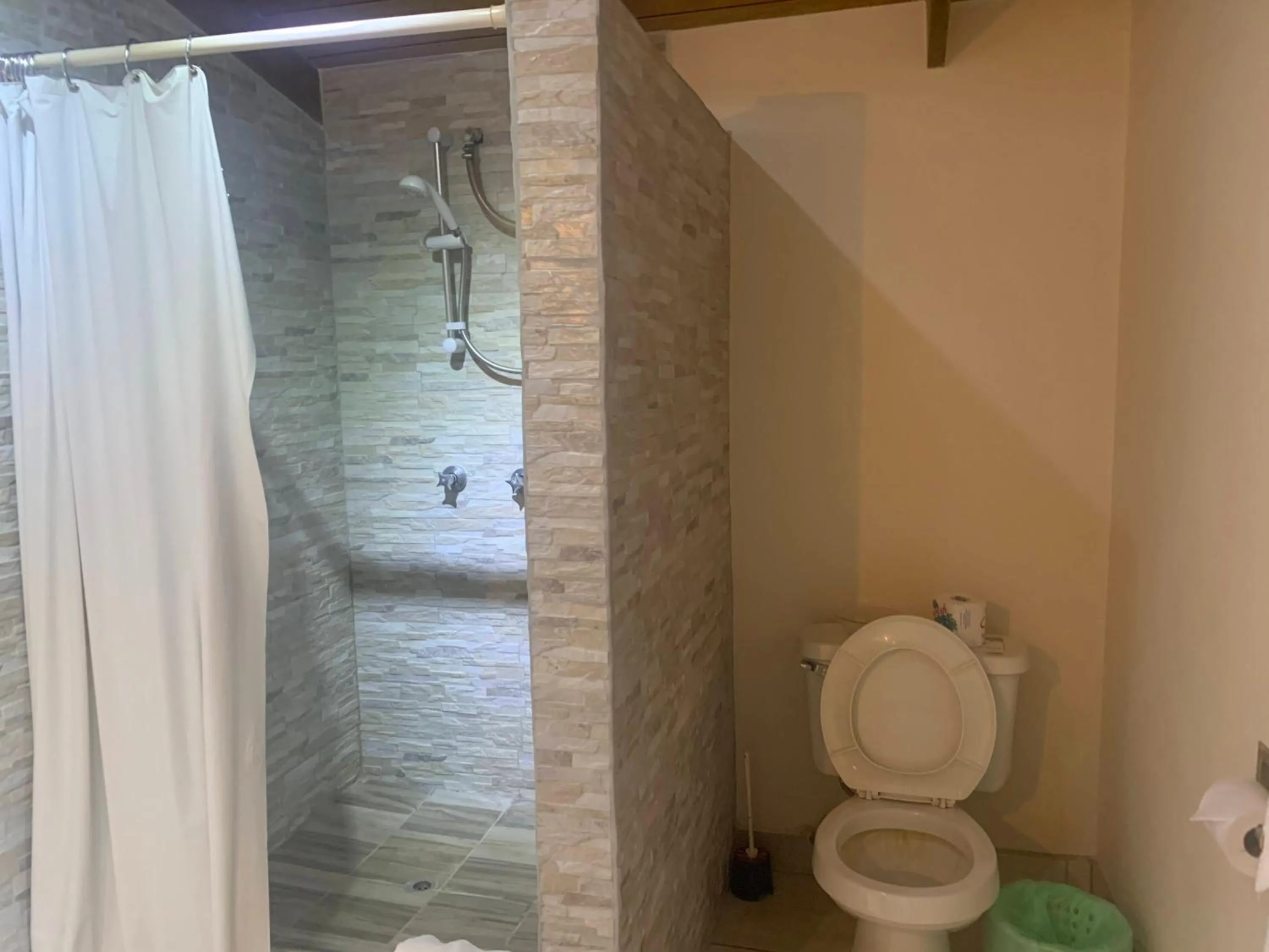 Shower in Cool Running Apartments