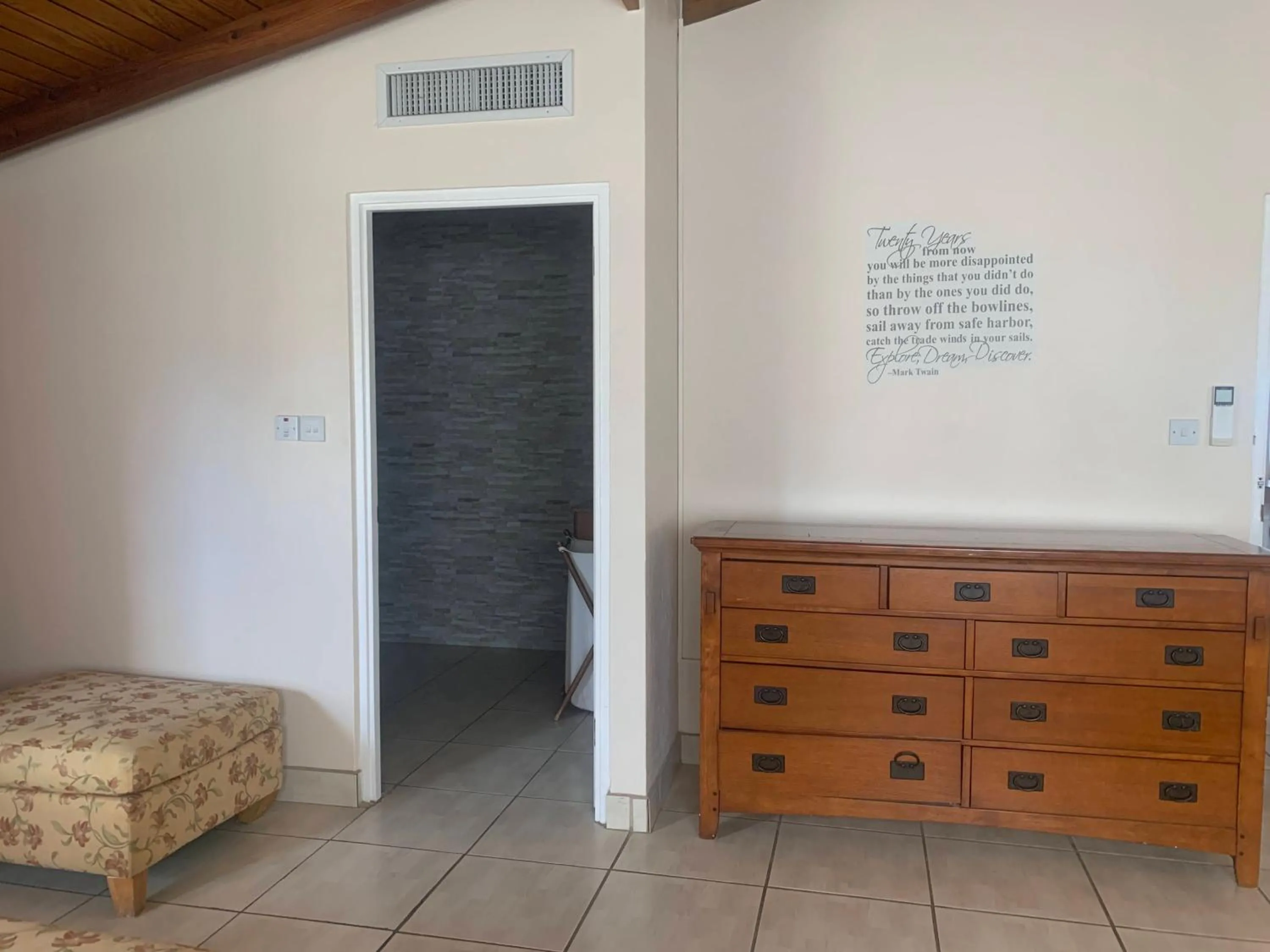 Bedroom, Bed in Cool Running Apartments