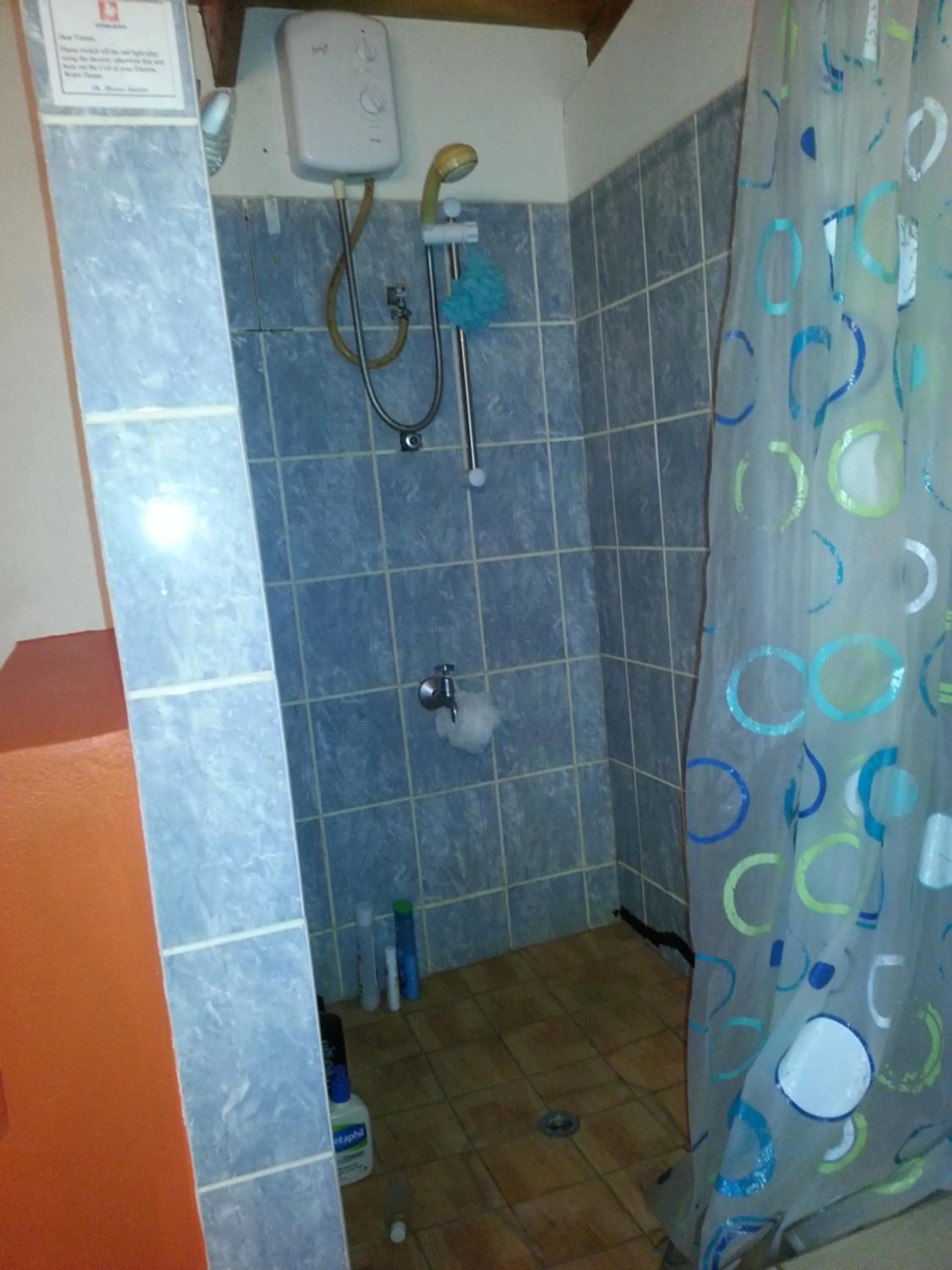 Shower in Cool Running Apartments