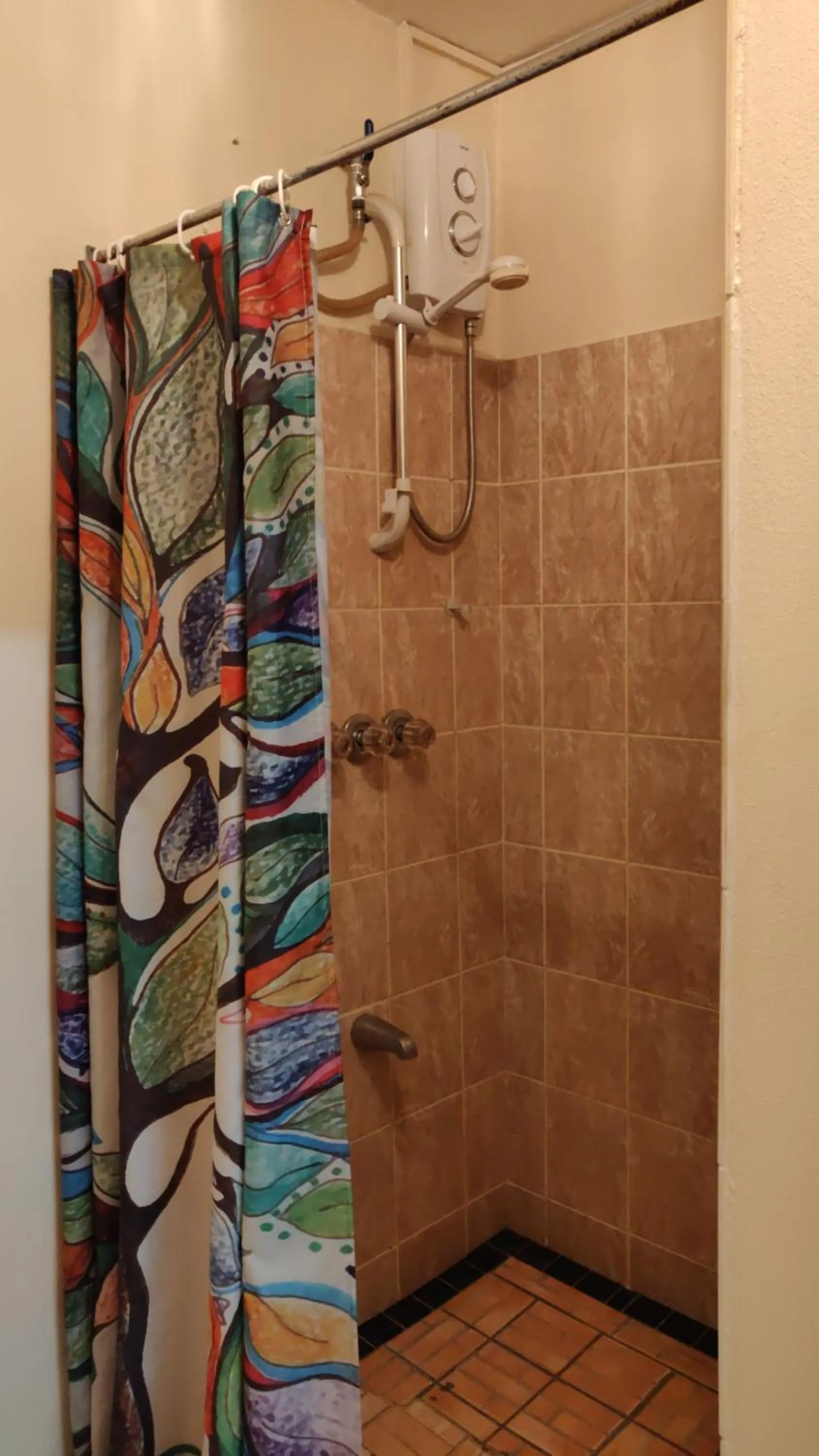 Shower in Cool Running Apartments