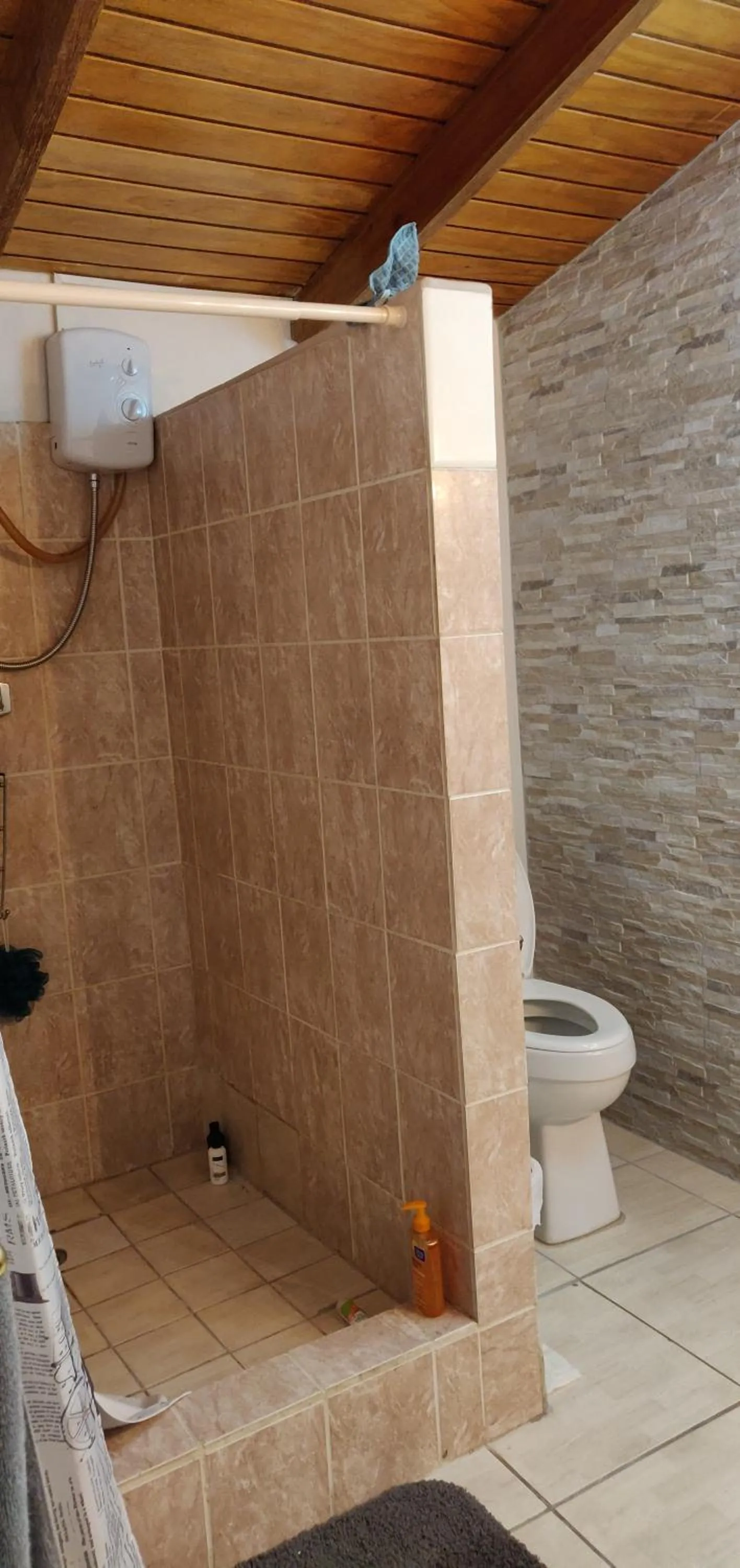 Shower in Cool Running Apartments