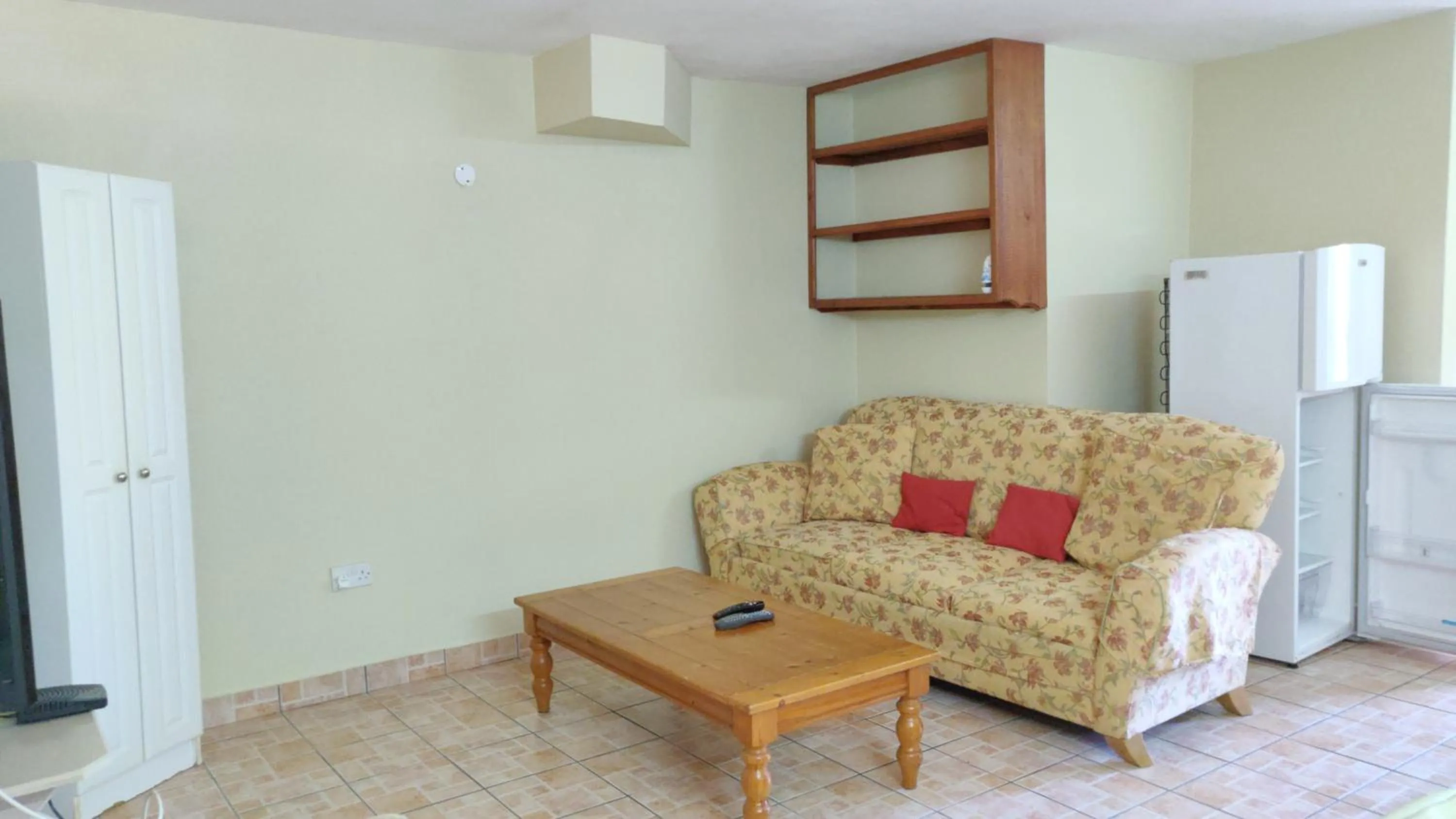 Living room in Cool Running Apartments