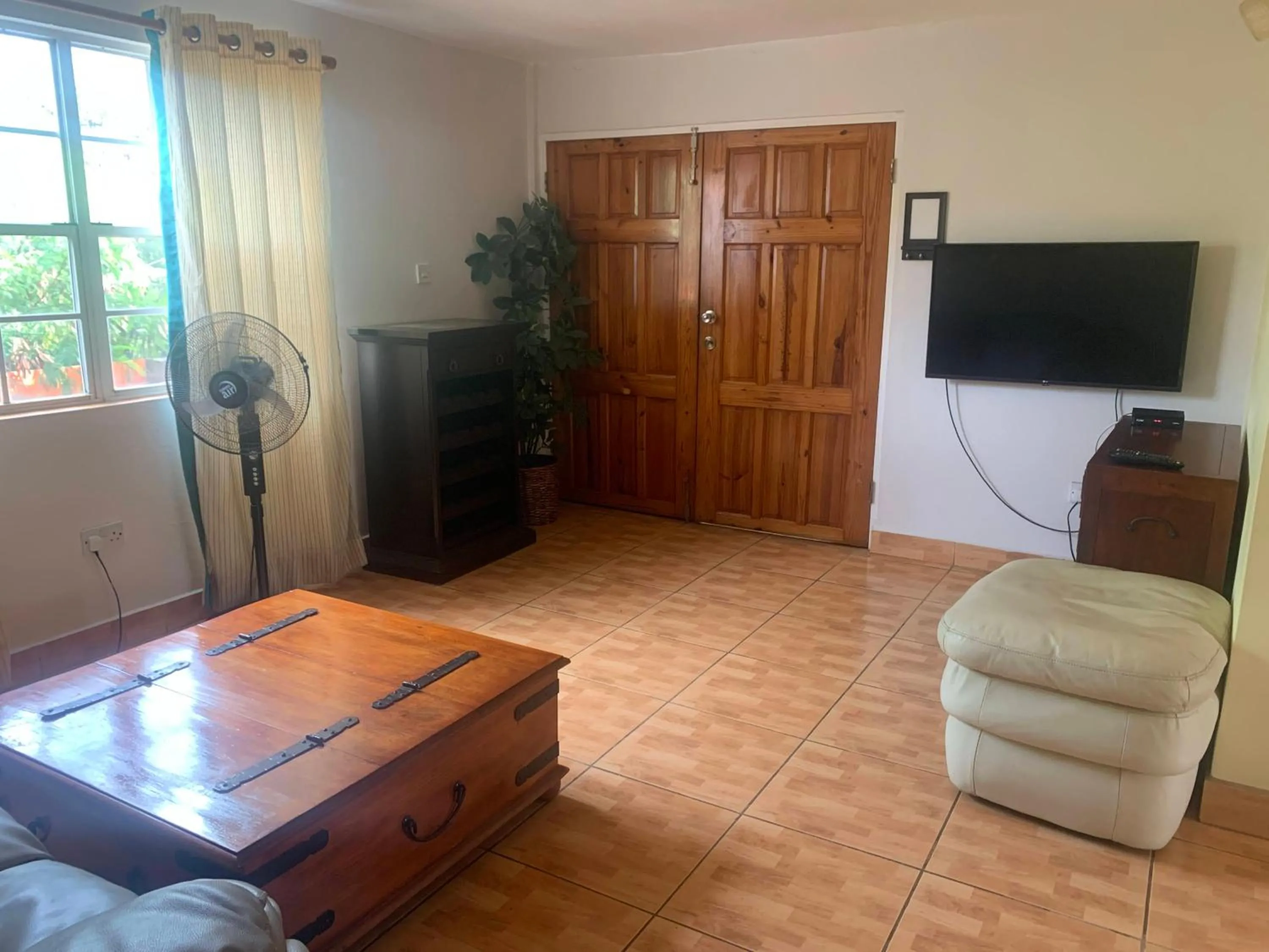 TV and multimedia in Cool Running Apartments