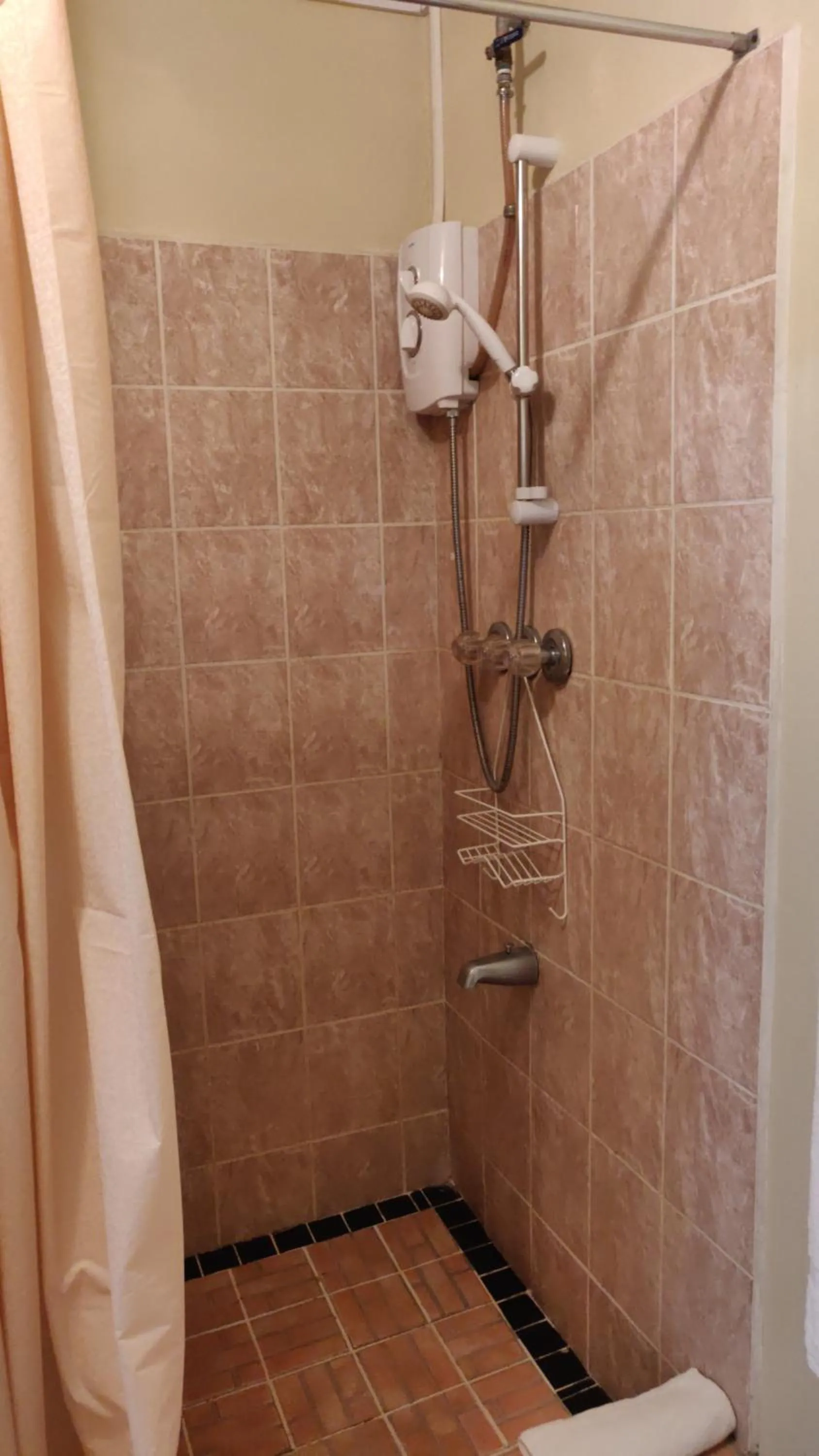 Shower in Cool Running Apartments