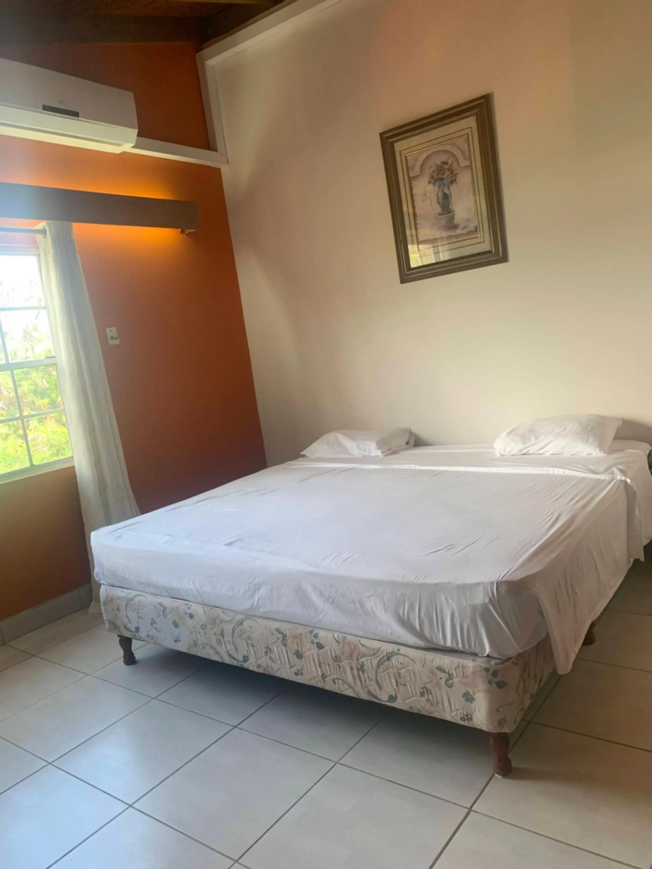 Bedroom, Bed in Cool Running Apartments