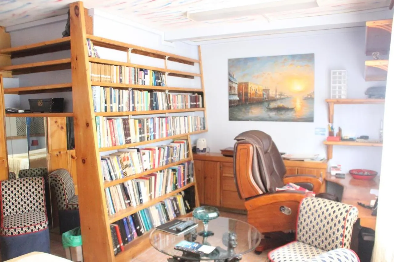 Library in Cool Running Apartments