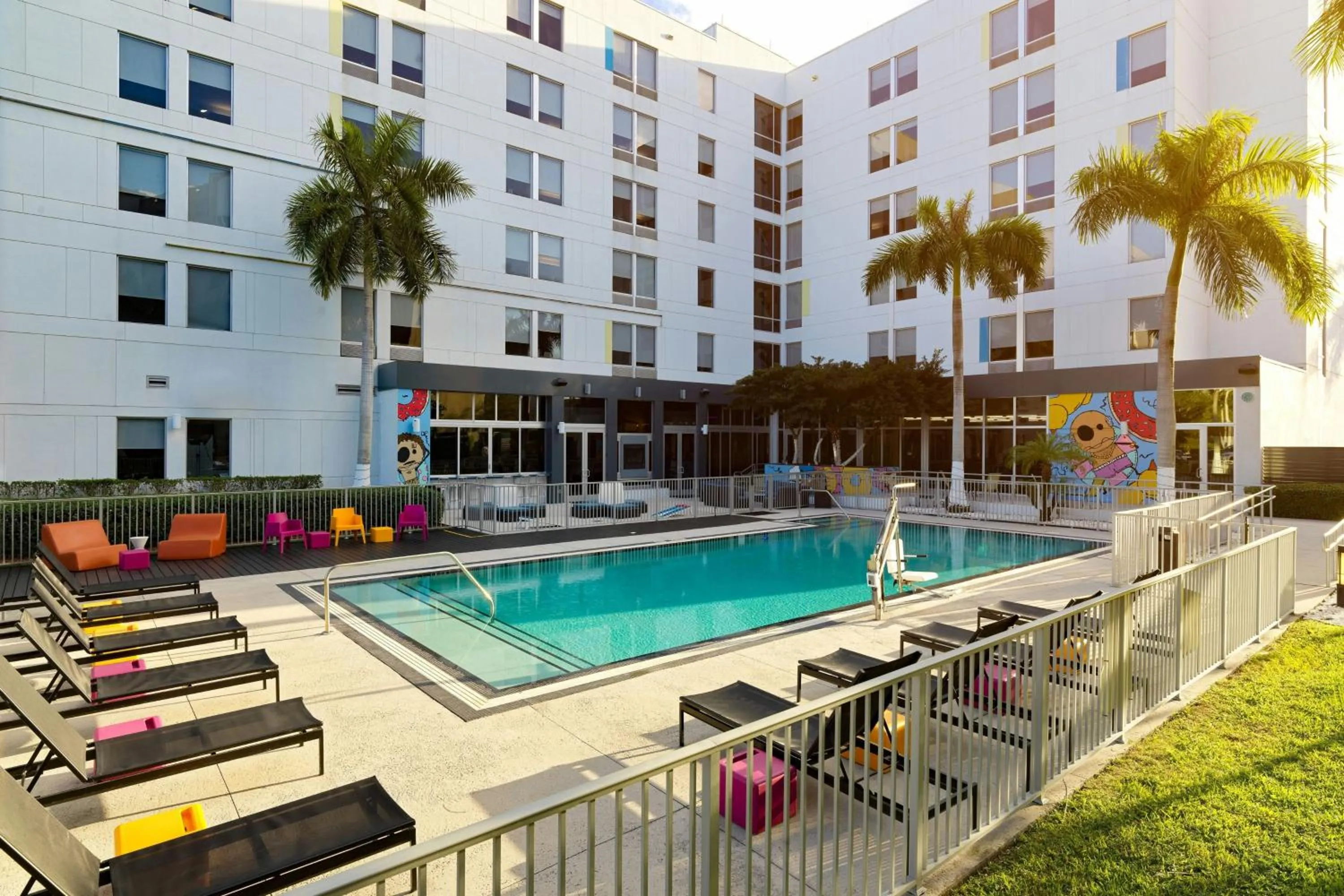 Swimming pool in Aloft Miami Doral
