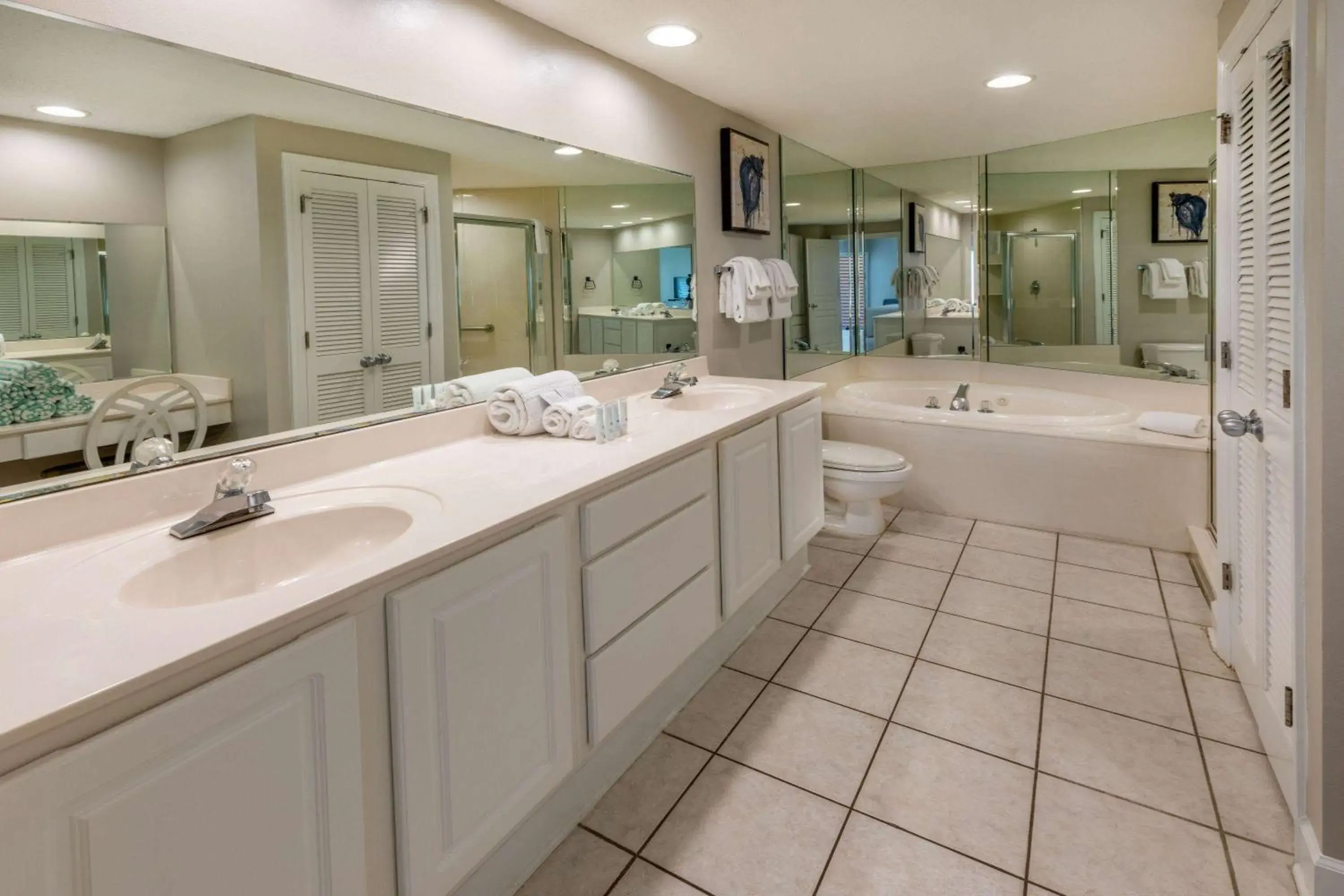 Bed in Palm Beach Resort Orange Beach a Ramada by Wyndham Bed in Palm Beach Resort Orange Beach a Ramada by Wyndham