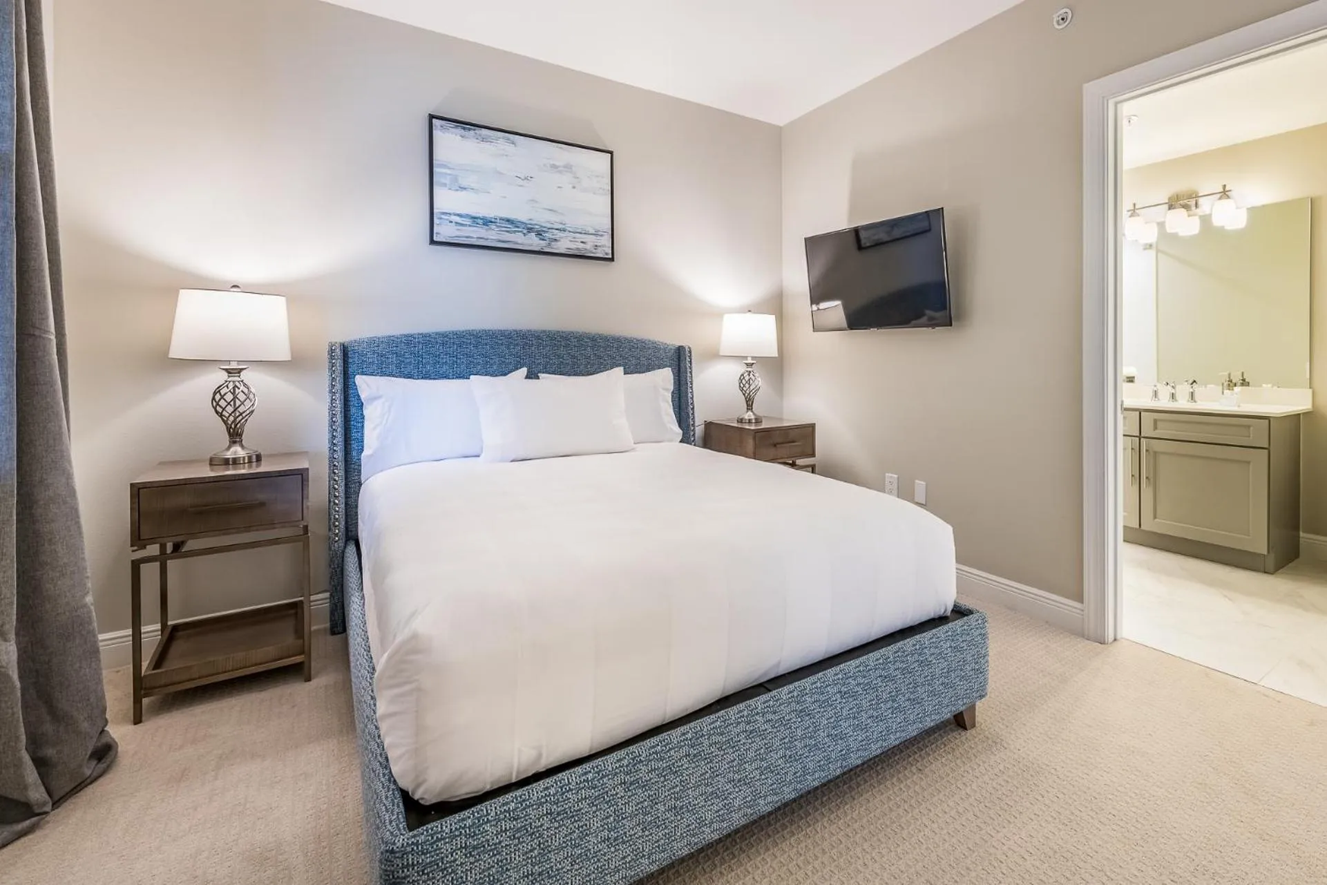 Bed in Siena at Bella Collina