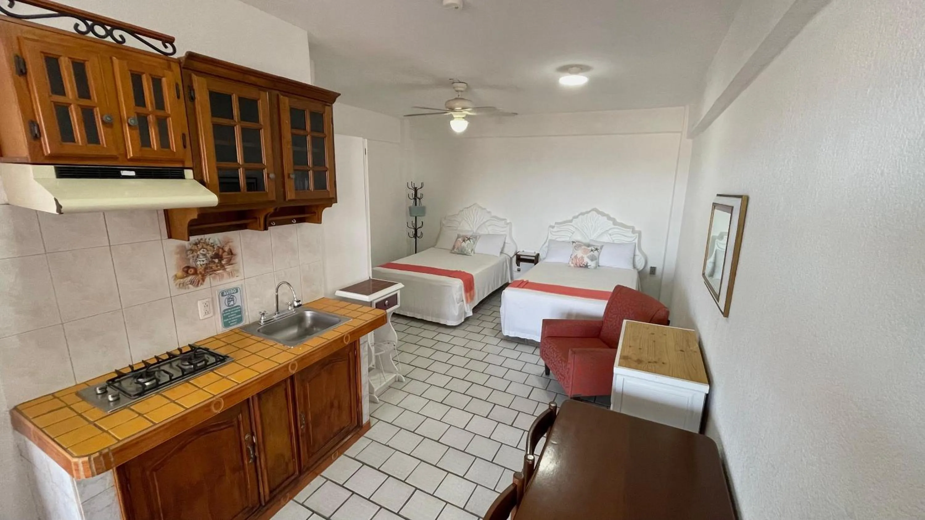 Photo of the whole room in Paloma del Mar