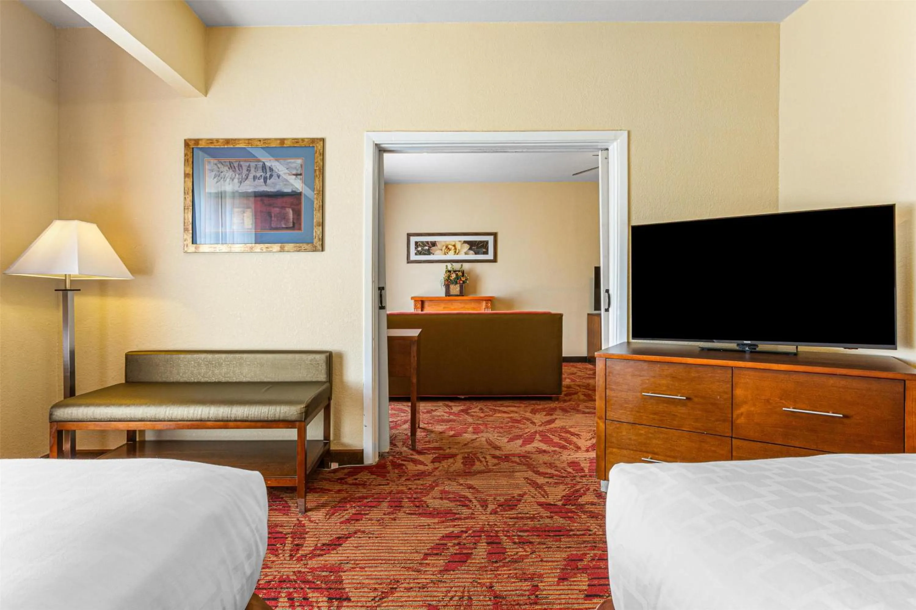 Photo of the whole room, Bed in Best Western Plus Ruidoso Inn