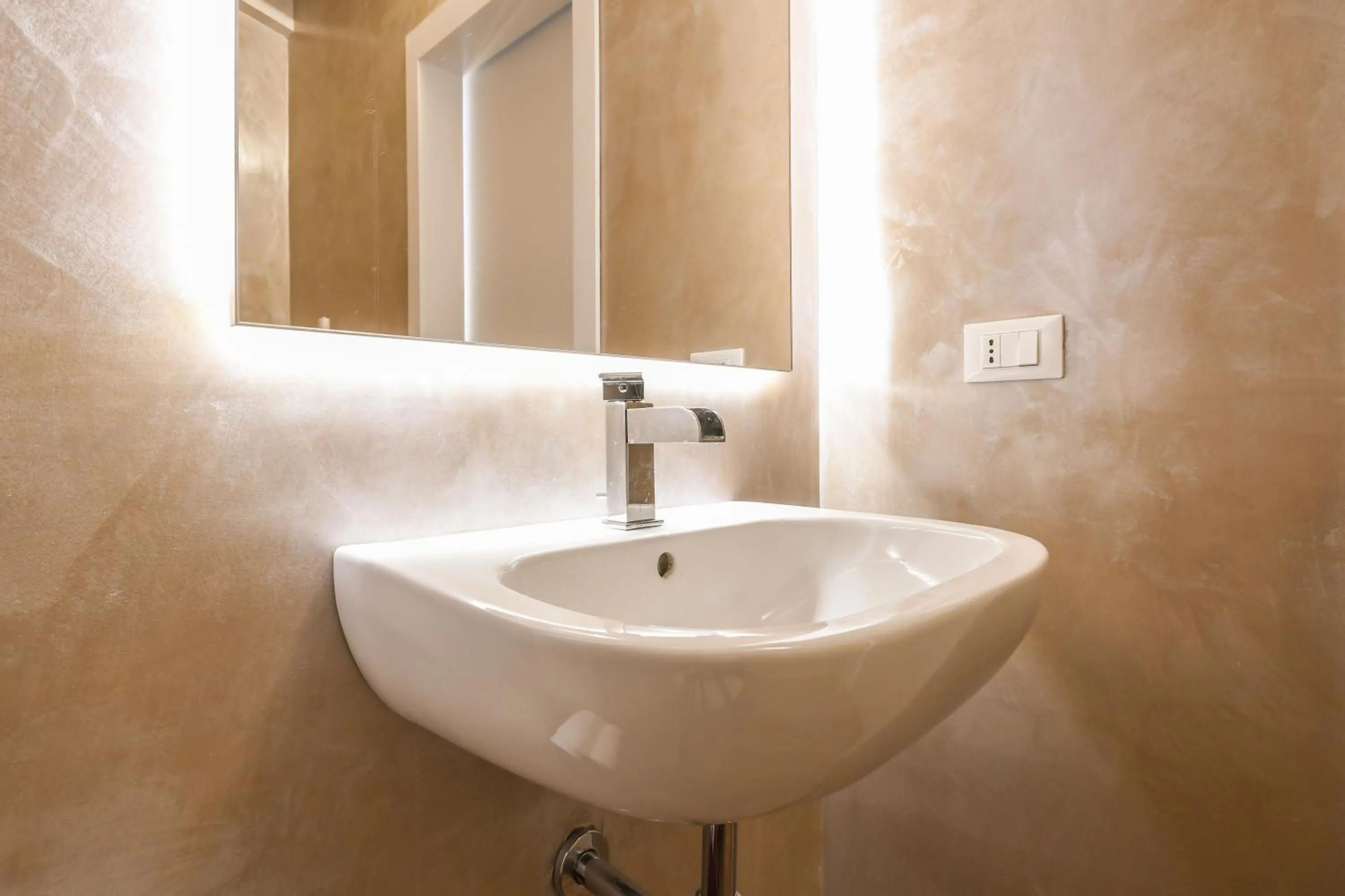 Property building in Luxury Suite Sirmione