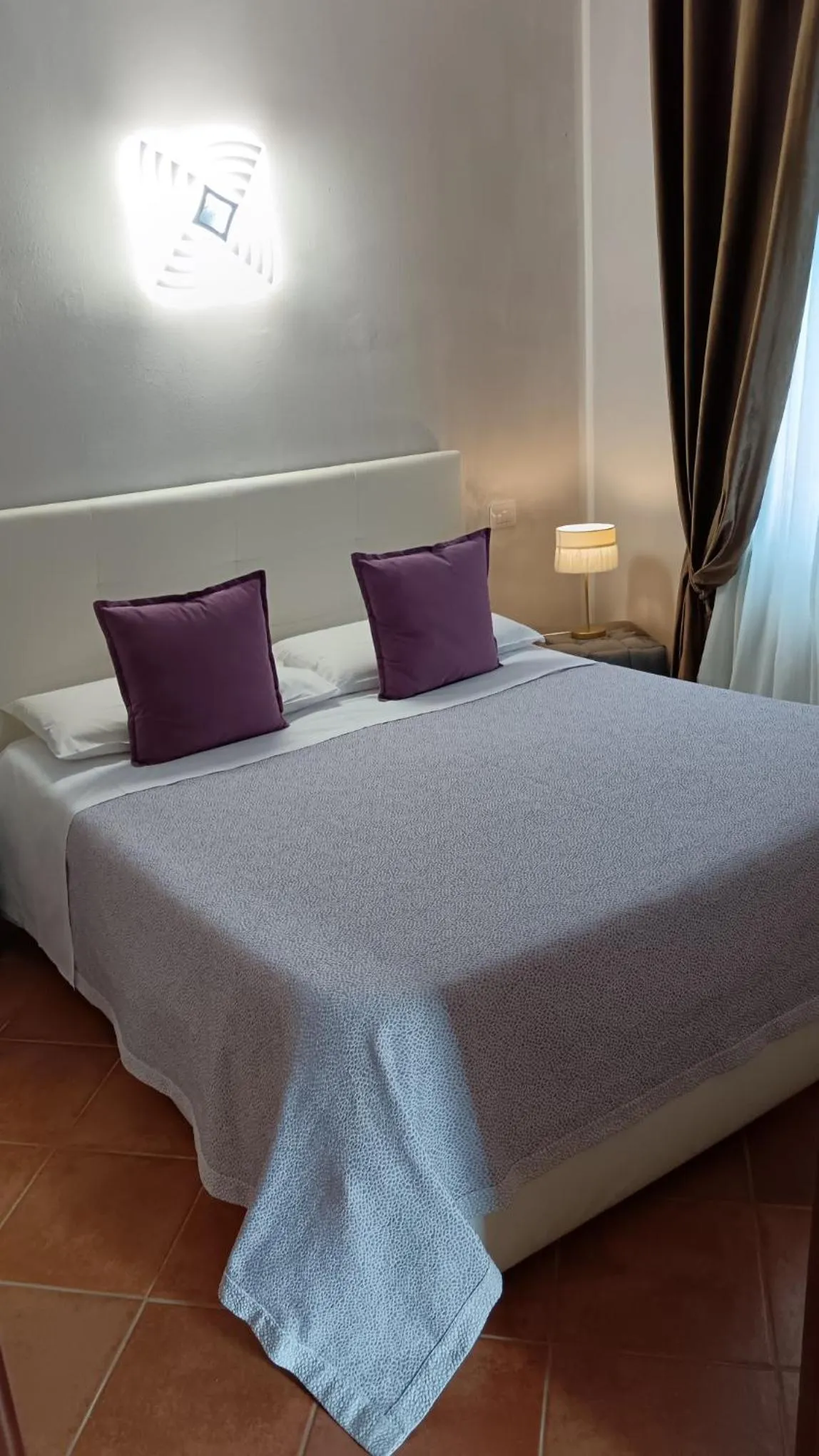 Bed in Luxury Suite Sirmione
