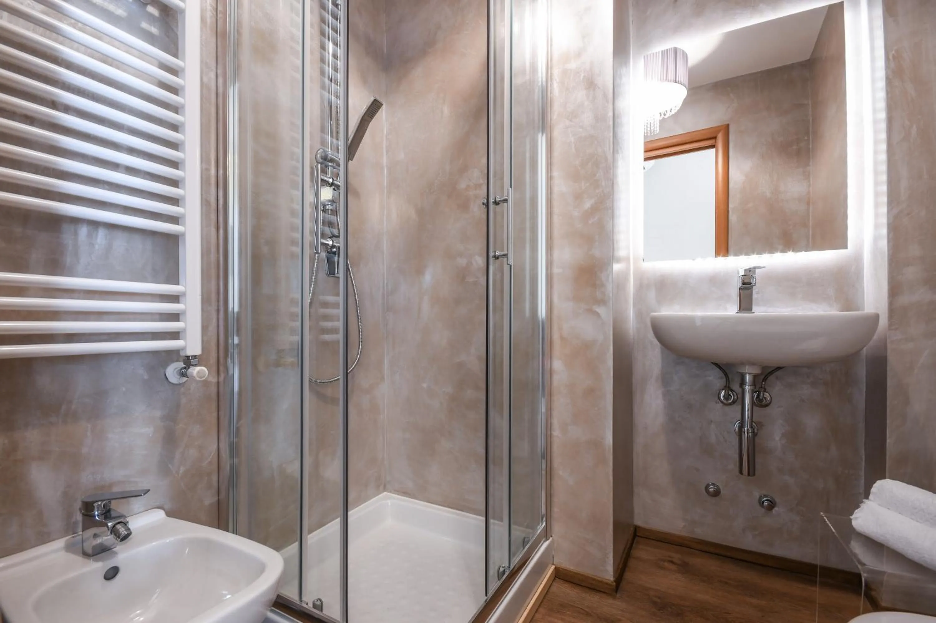 Property building in Luxury Suite Sirmione