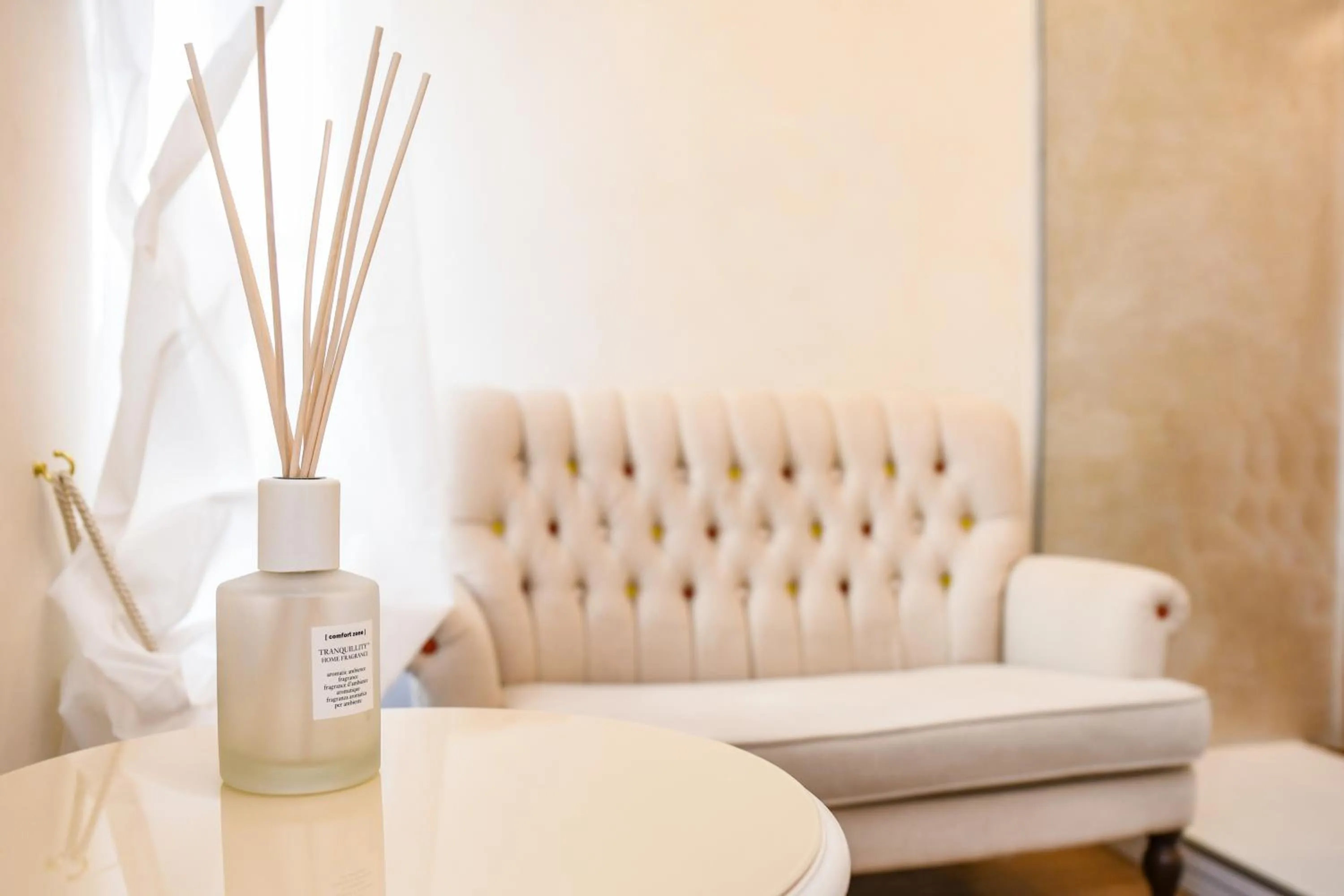 Living room in Luxury Suite Sirmione