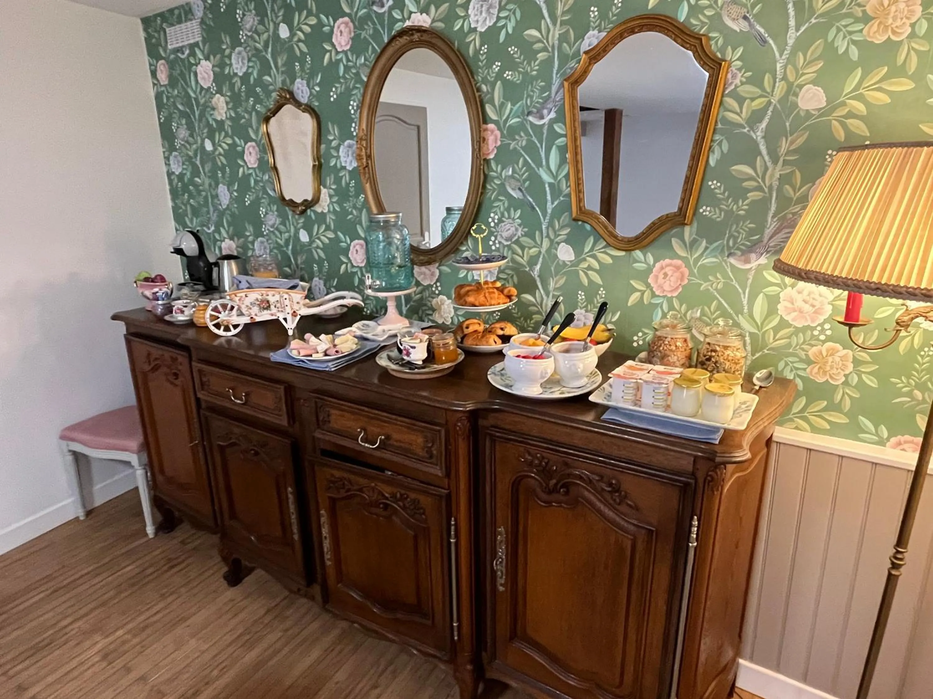 Breakfast in Les Bruyeres Chambres dhotes et Gite