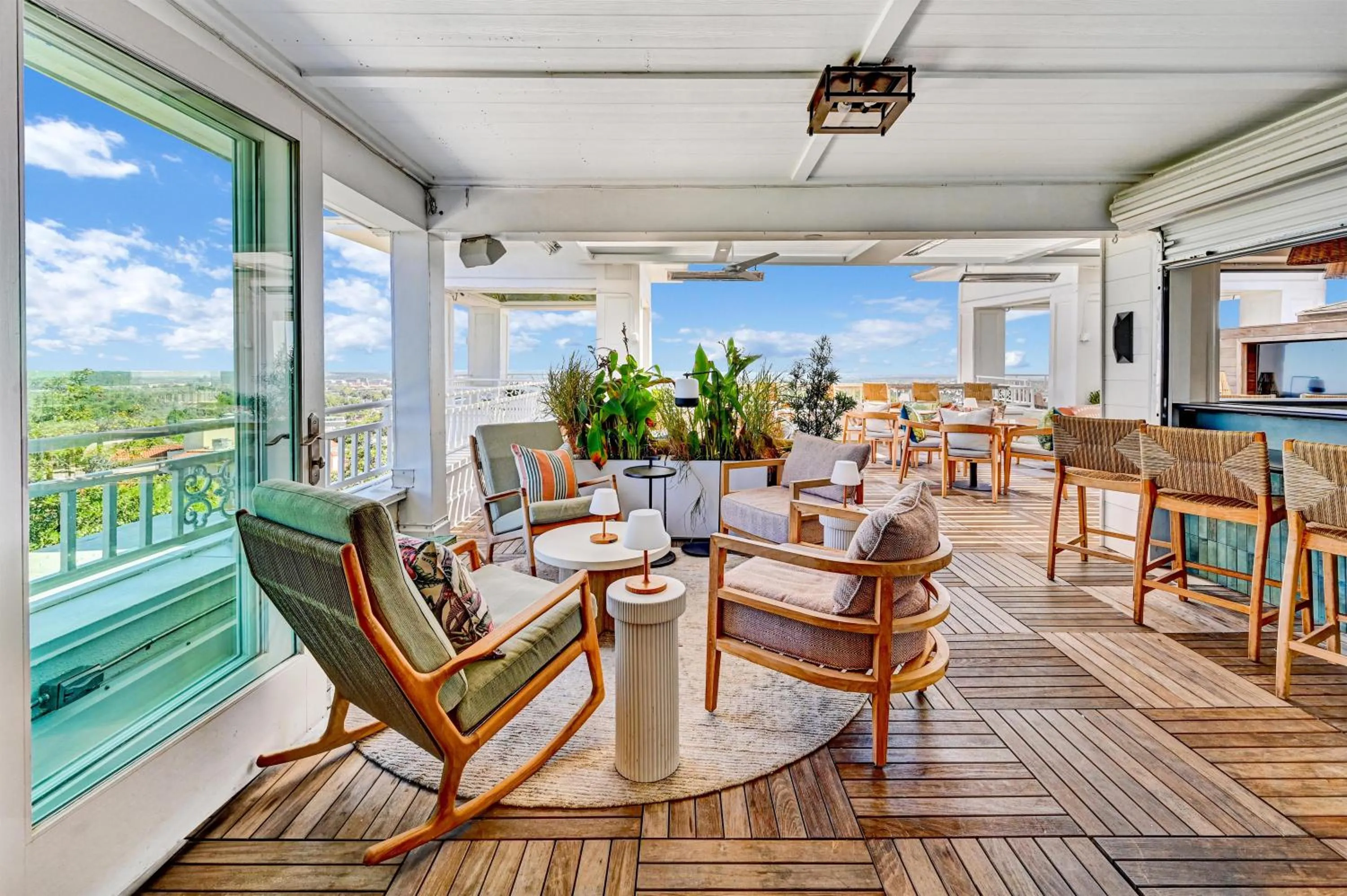 Lounge or bar in The Partridge Inn Augusta, Curio Collection by Hilton