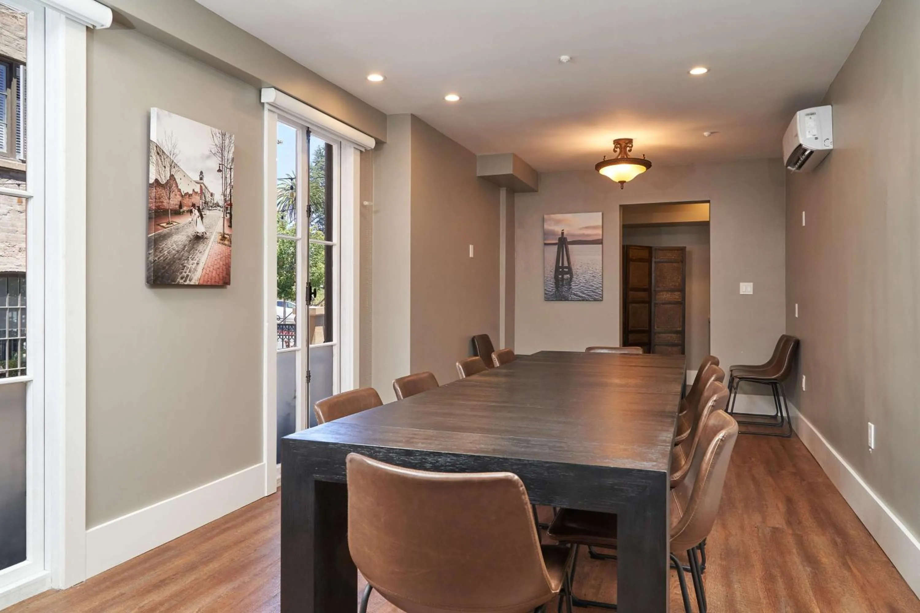 Meeting/conference room in Hotel Petaluma, Tapestry Collection by Hilton