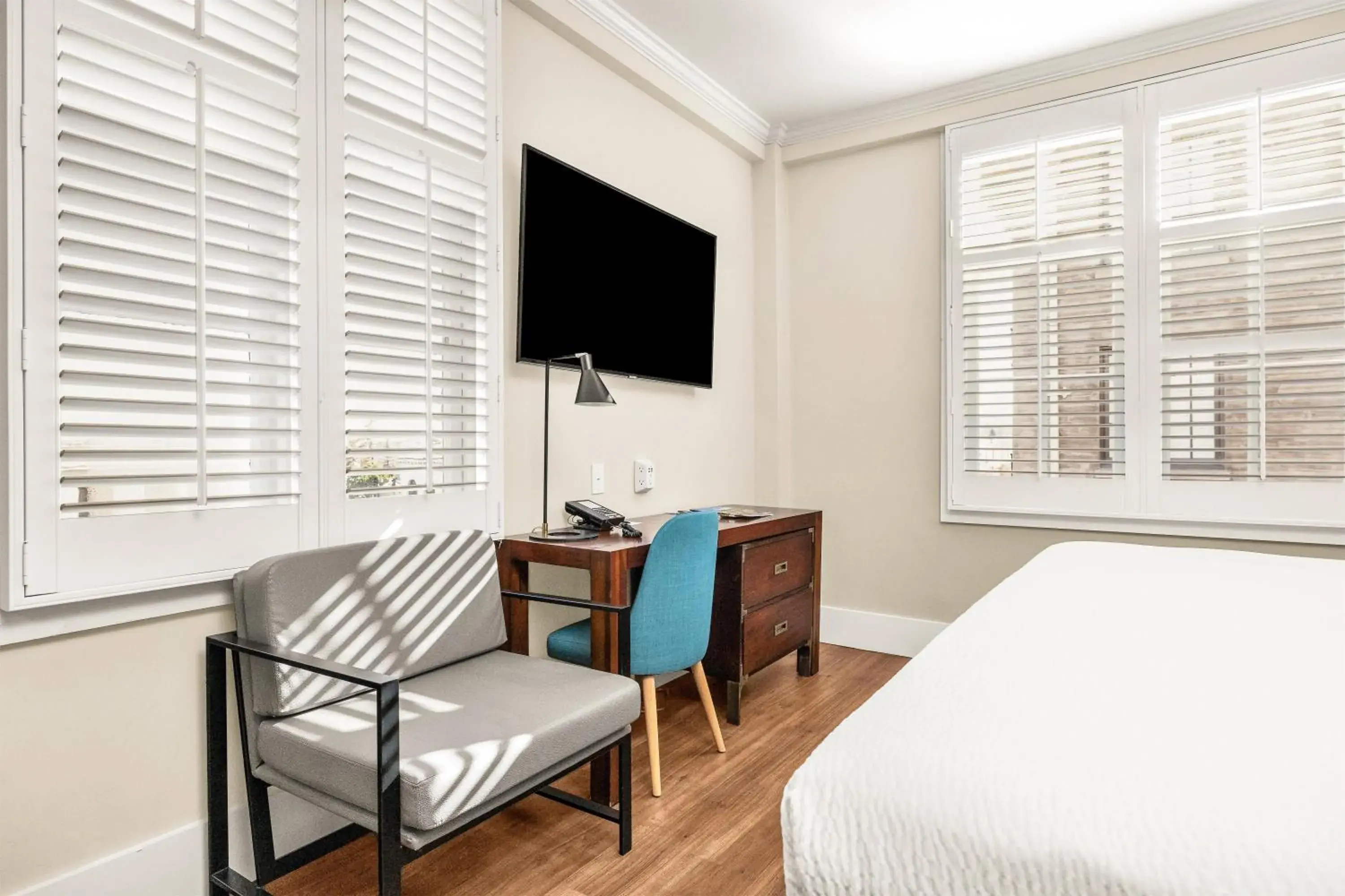 Bedroom, Bed in Hotel Petaluma, Tapestry Collection by Hilton Bedroom, Bed in Hotel Petaluma, Tapestry Collection by Hilton