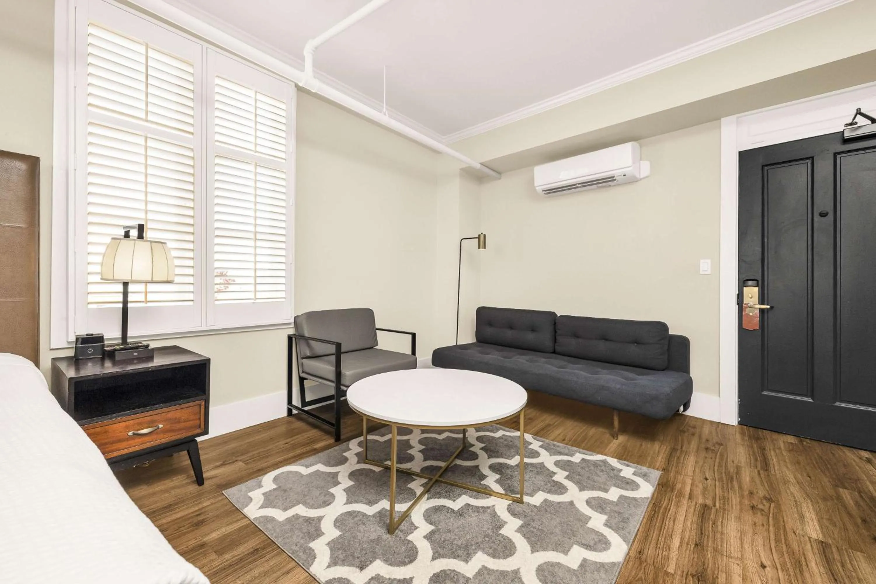 Living room in Hotel Petaluma, Tapestry Collection by Hilton