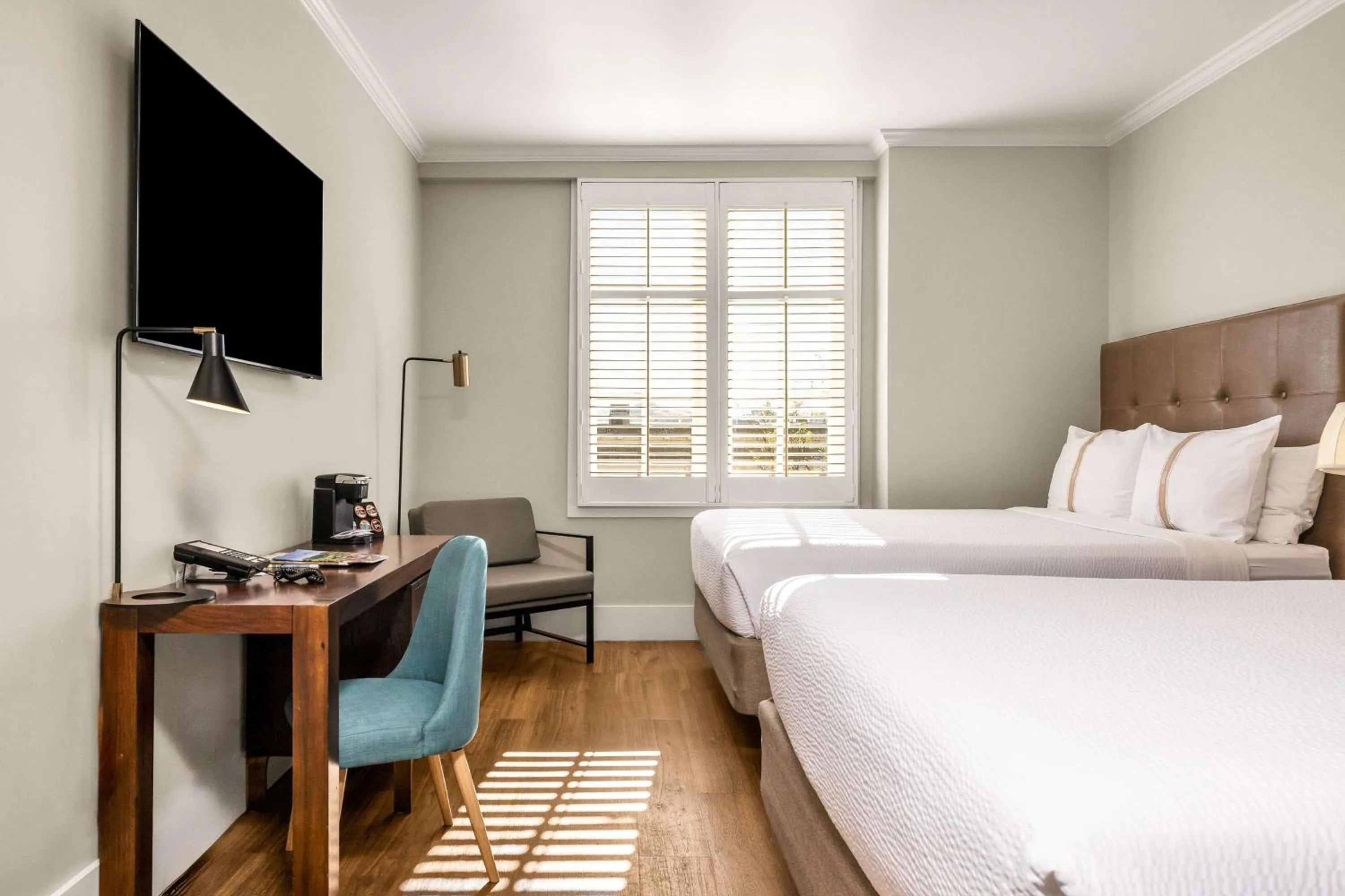 Bedroom, Bed in Hotel Petaluma, Tapestry Collection by Hilton