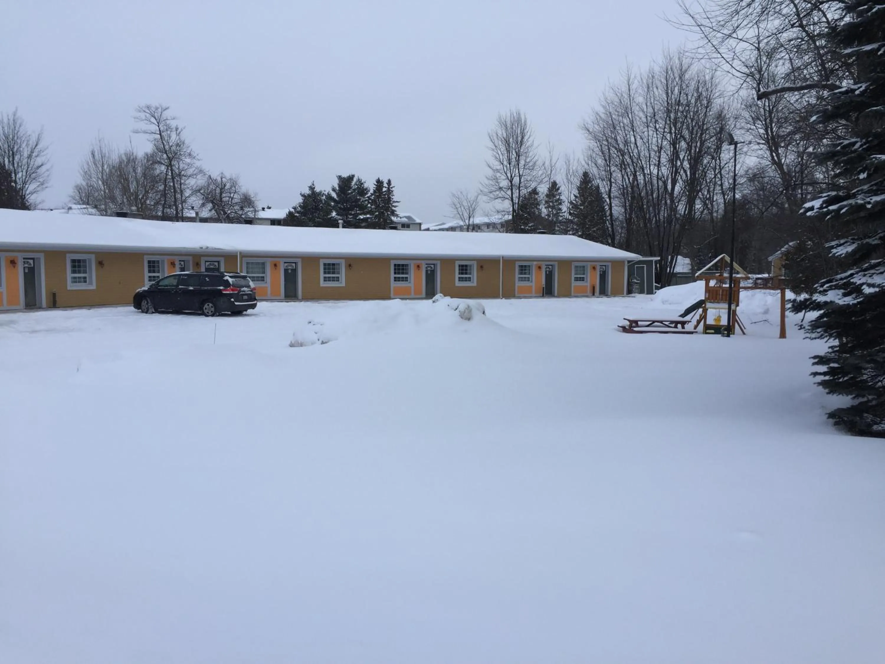 Property building in North Bay Inn