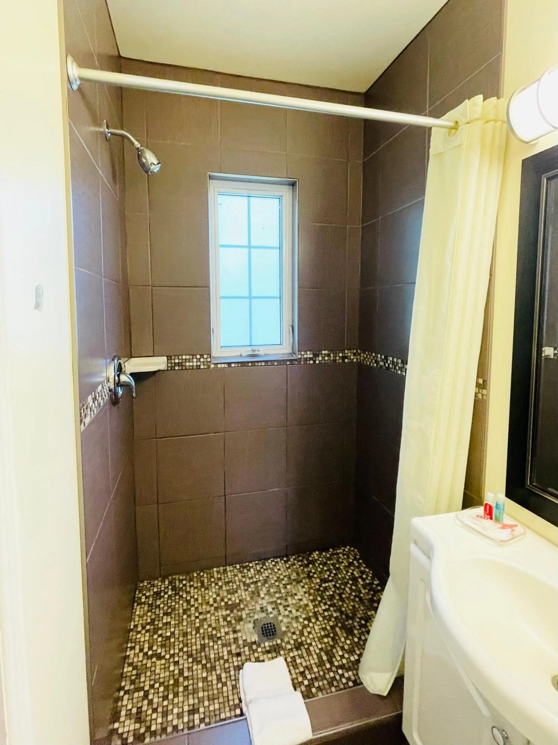 Shower in North Bay Inn