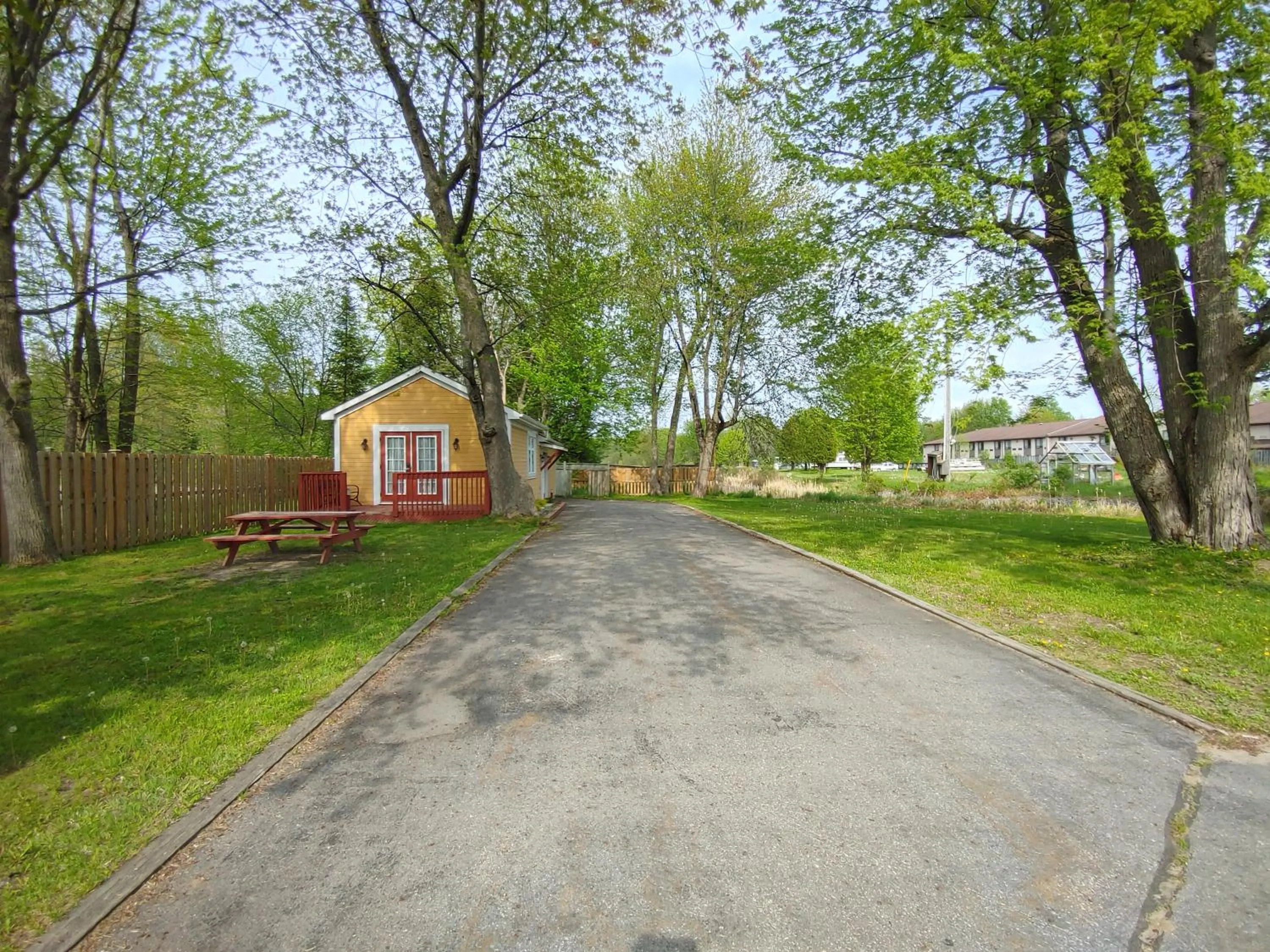 Property building in North Bay Inn