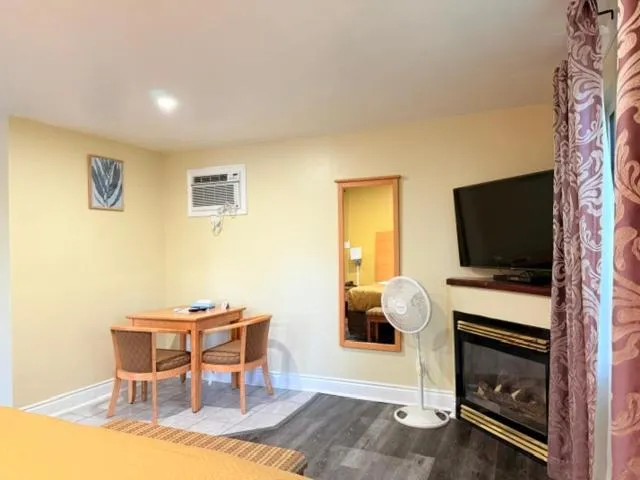 TV and multimedia, Bed in North Bay Inn