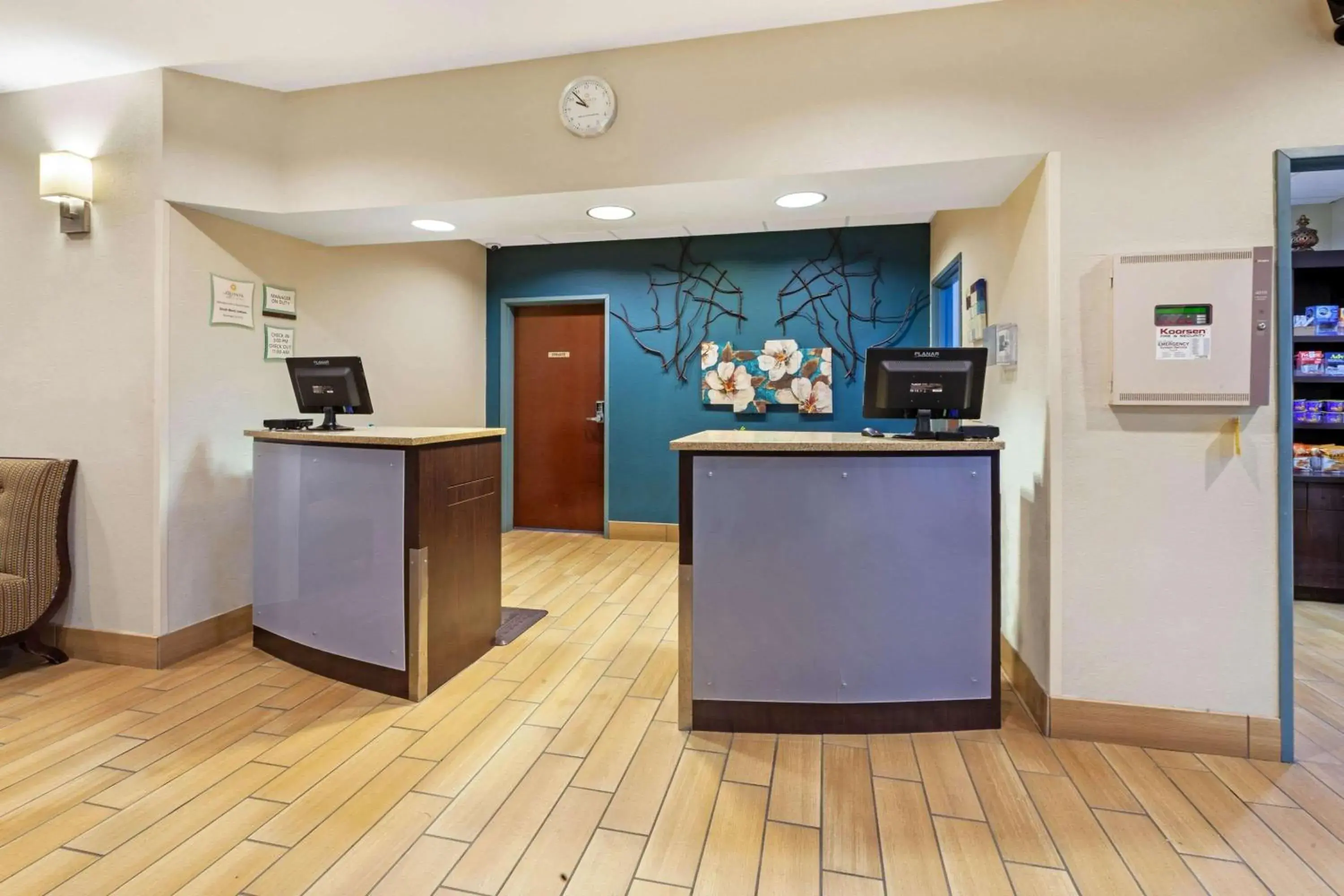Lobby or reception in La Quinta by Wyndham South Bend Lobby or reception in La Quinta by Wyndham South Bend