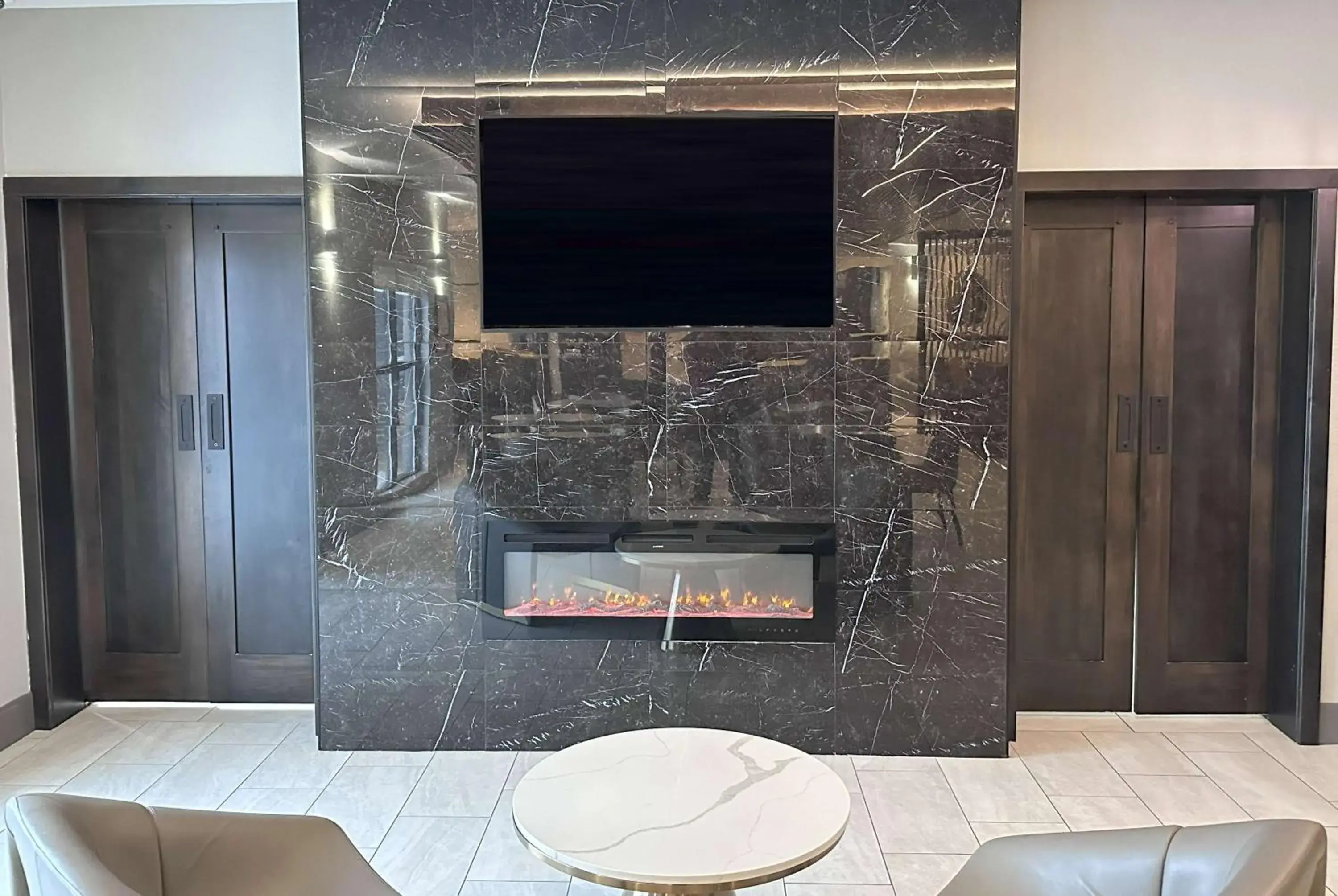 Lobby or reception in La Quinta by Wyndham South Bend Lobby or reception in La Quinta by Wyndham South Bend