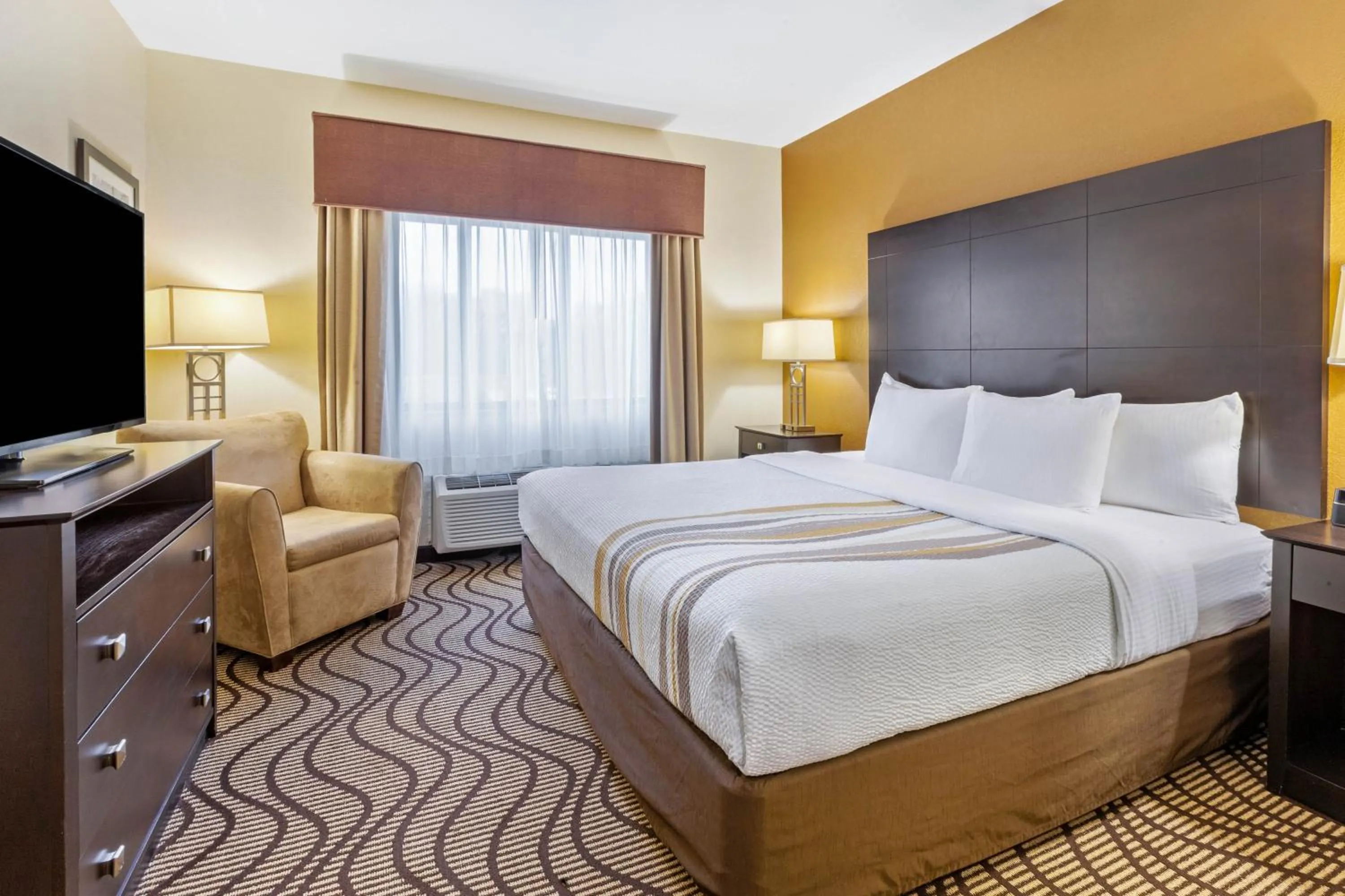 Bed in La Quinta by Wyndham South Bend