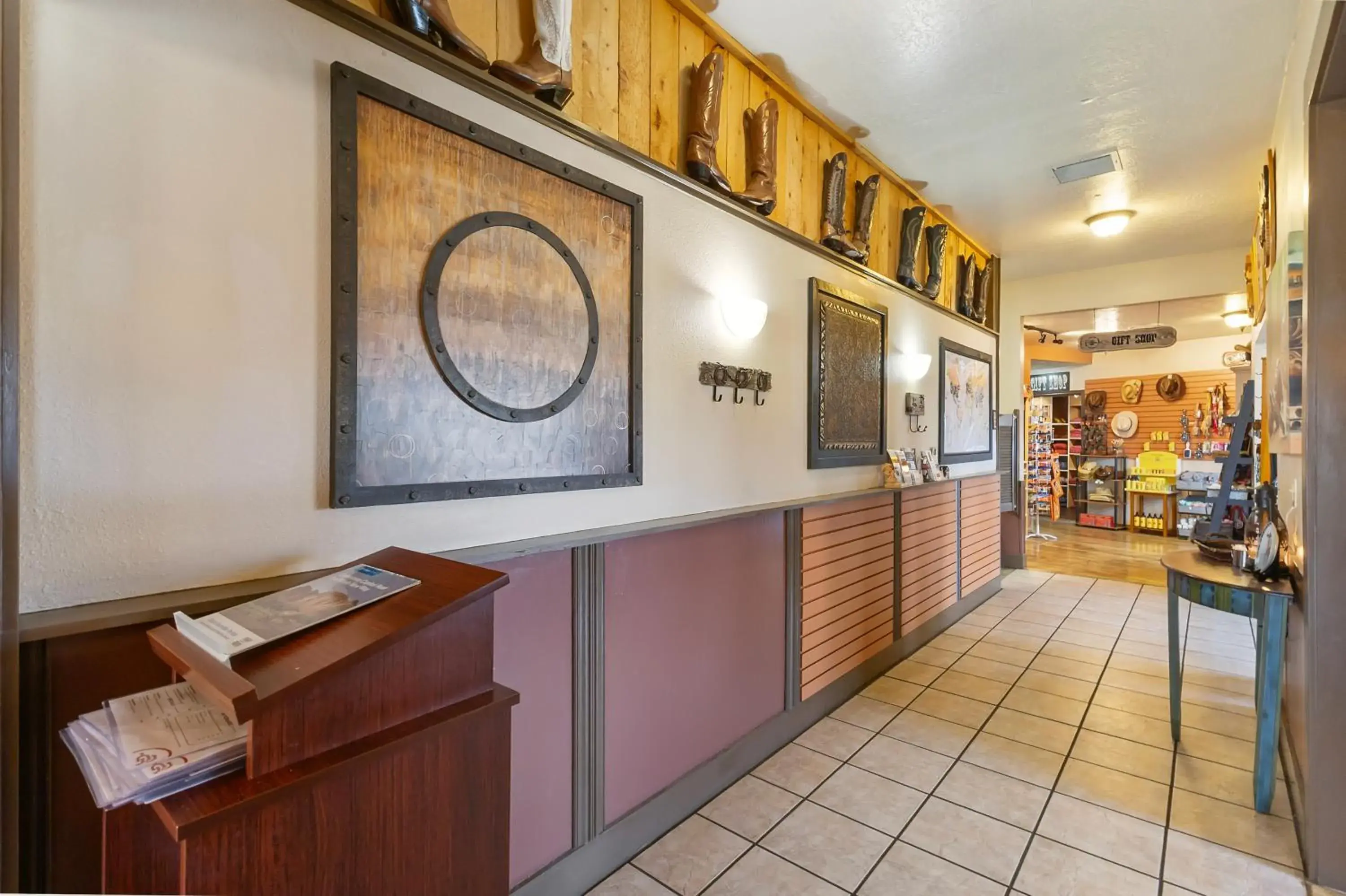 Restaurant/places to eat in Broken Spur Inn & Steakhouse Restaurant/places to eat in Broken Spur Inn & Steakhouse