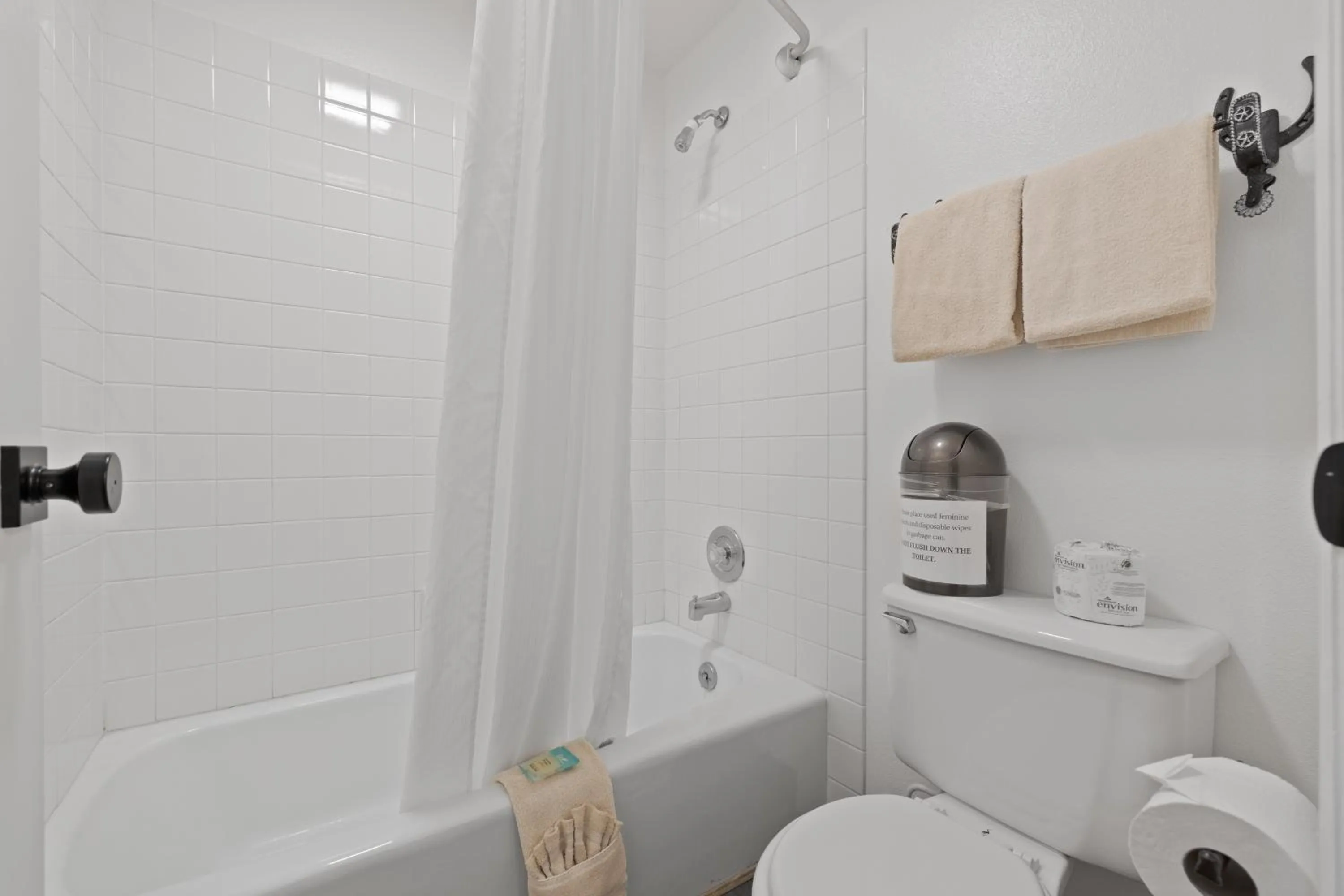 Bathroom in Broken Spur Inn & Steakhouse