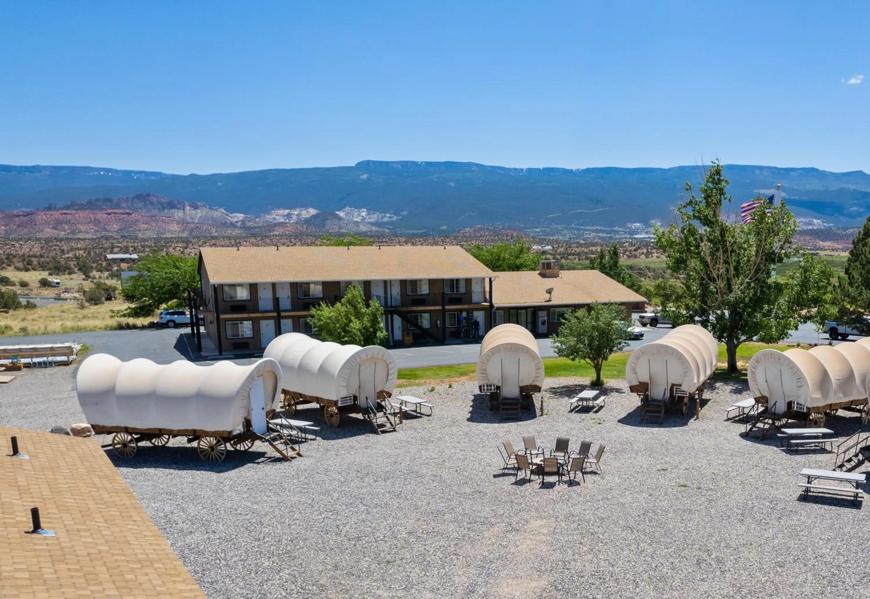Property building in Broken Spur Inn & Steakhouse