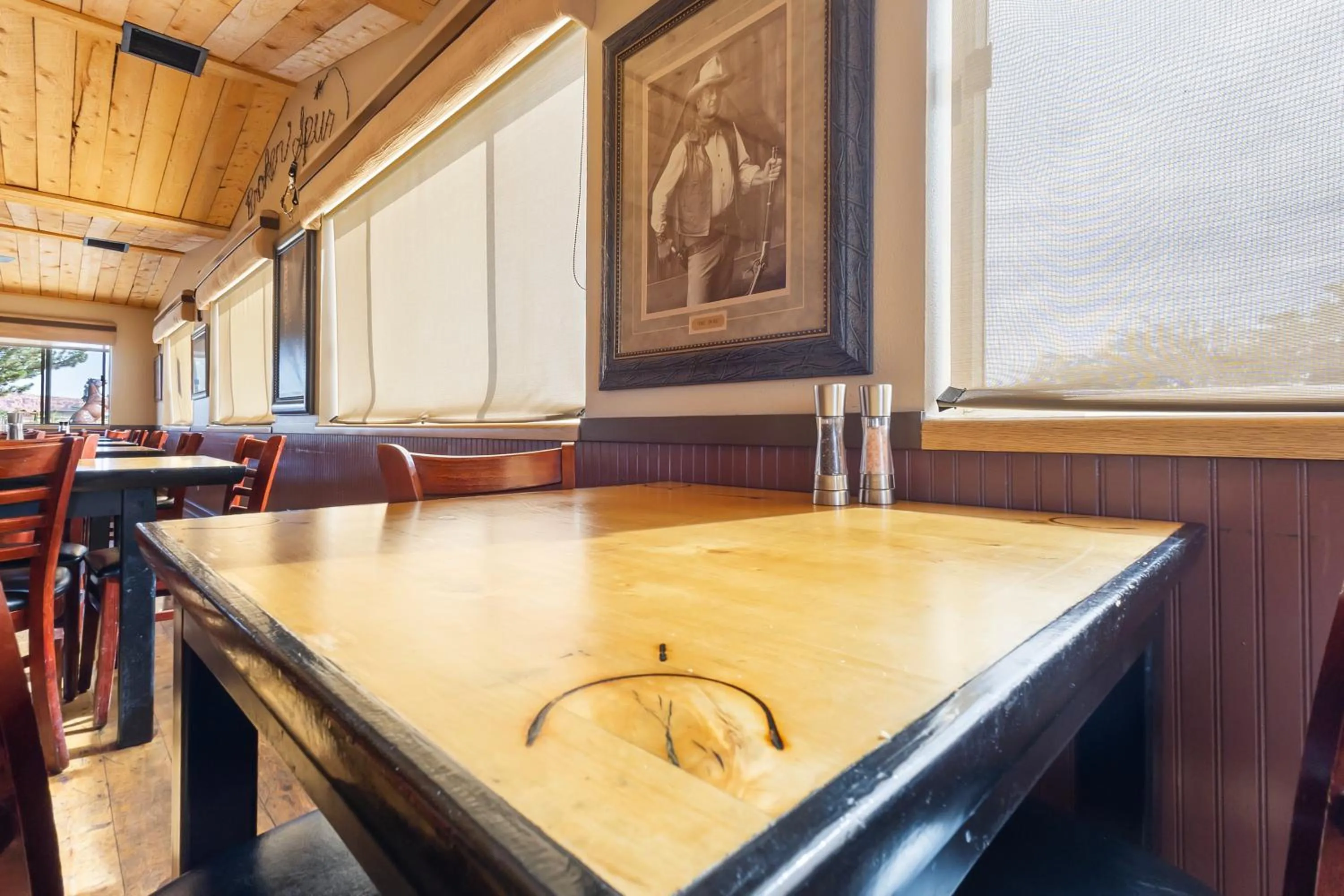 Restaurant/places to eat in Broken Spur Inn & Steakhouse