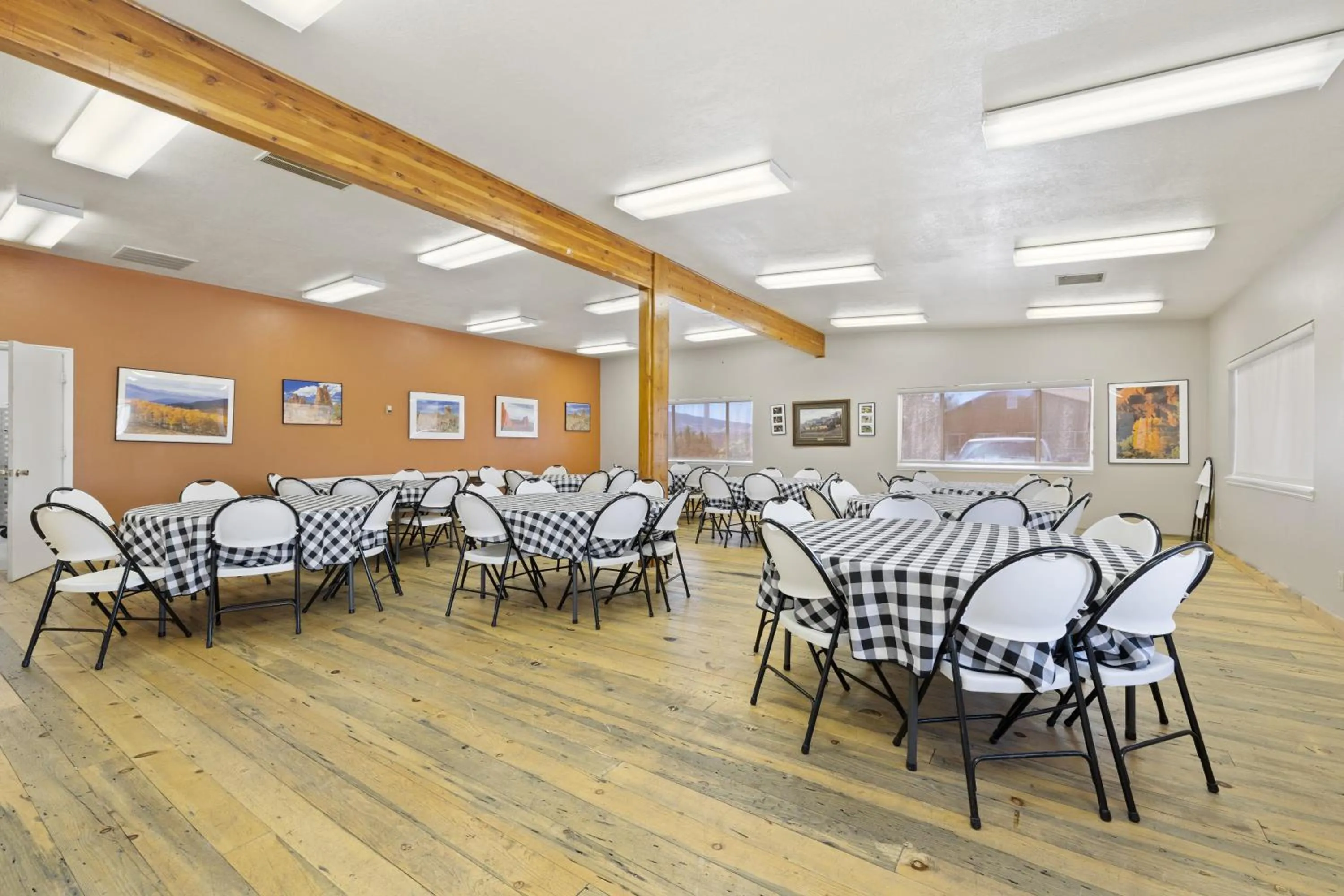 Meeting/conference room in Broken Spur Inn & Steakhouse