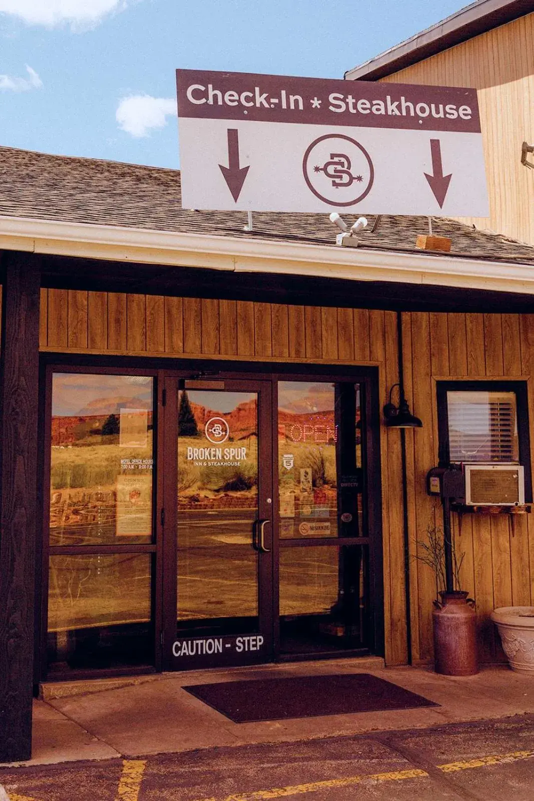 Lobby or reception in Broken Spur Inn & Steakhouse Lobby or reception in Broken Spur Inn & Steakhouse