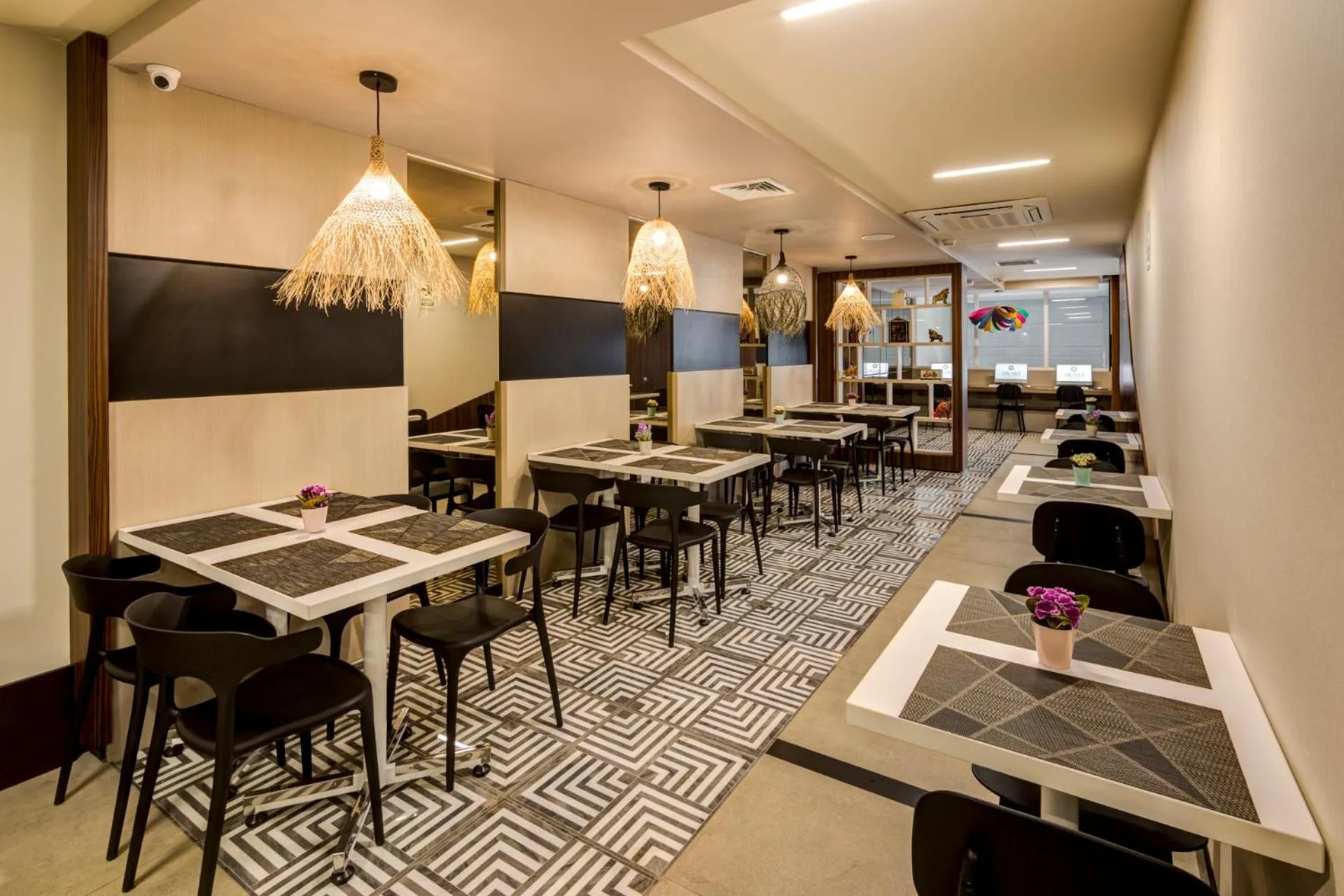 Restaurant/places to eat in Arawi Miraflores Express