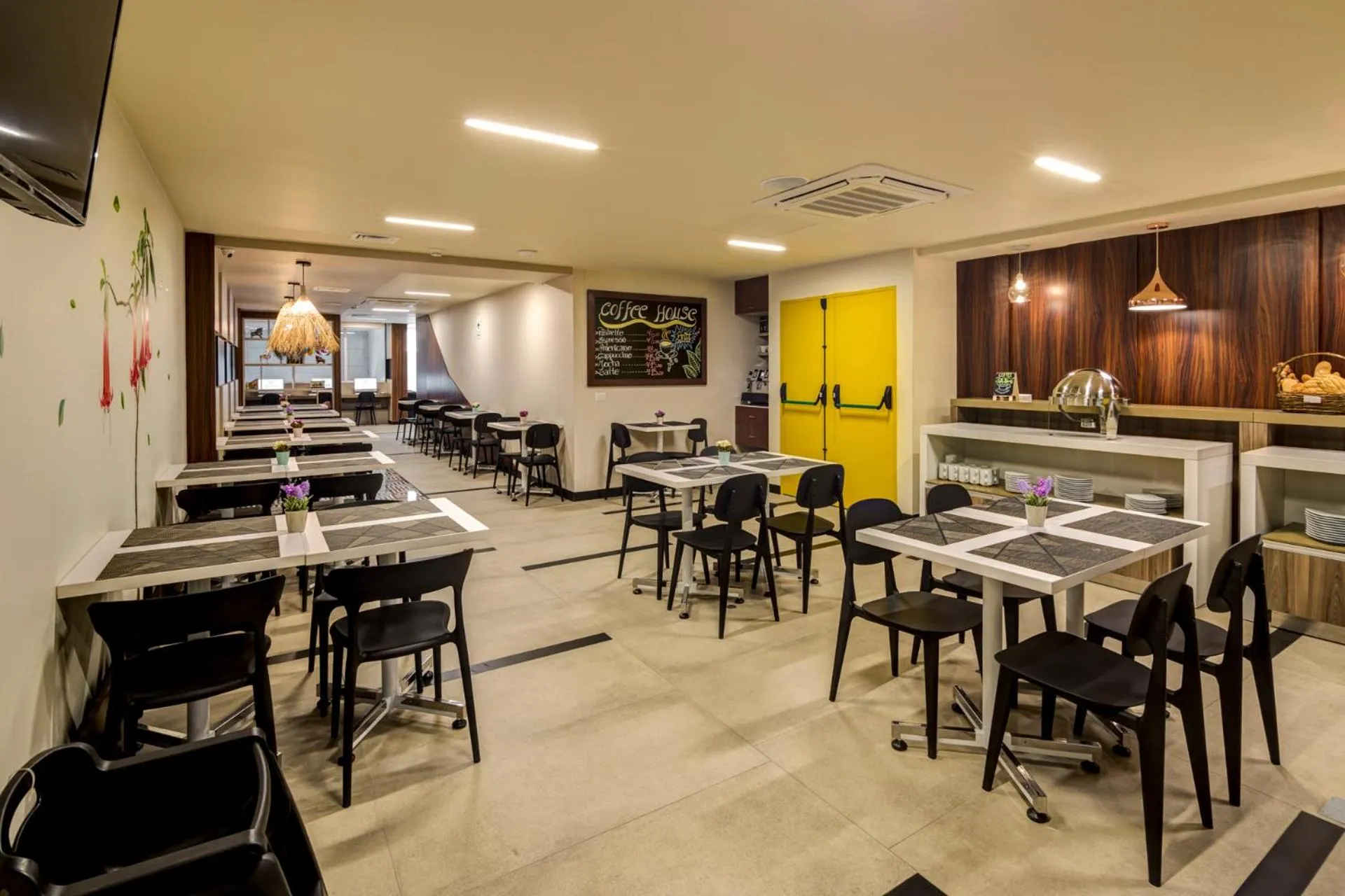 Restaurant/places to eat in Arawi Miraflores Express