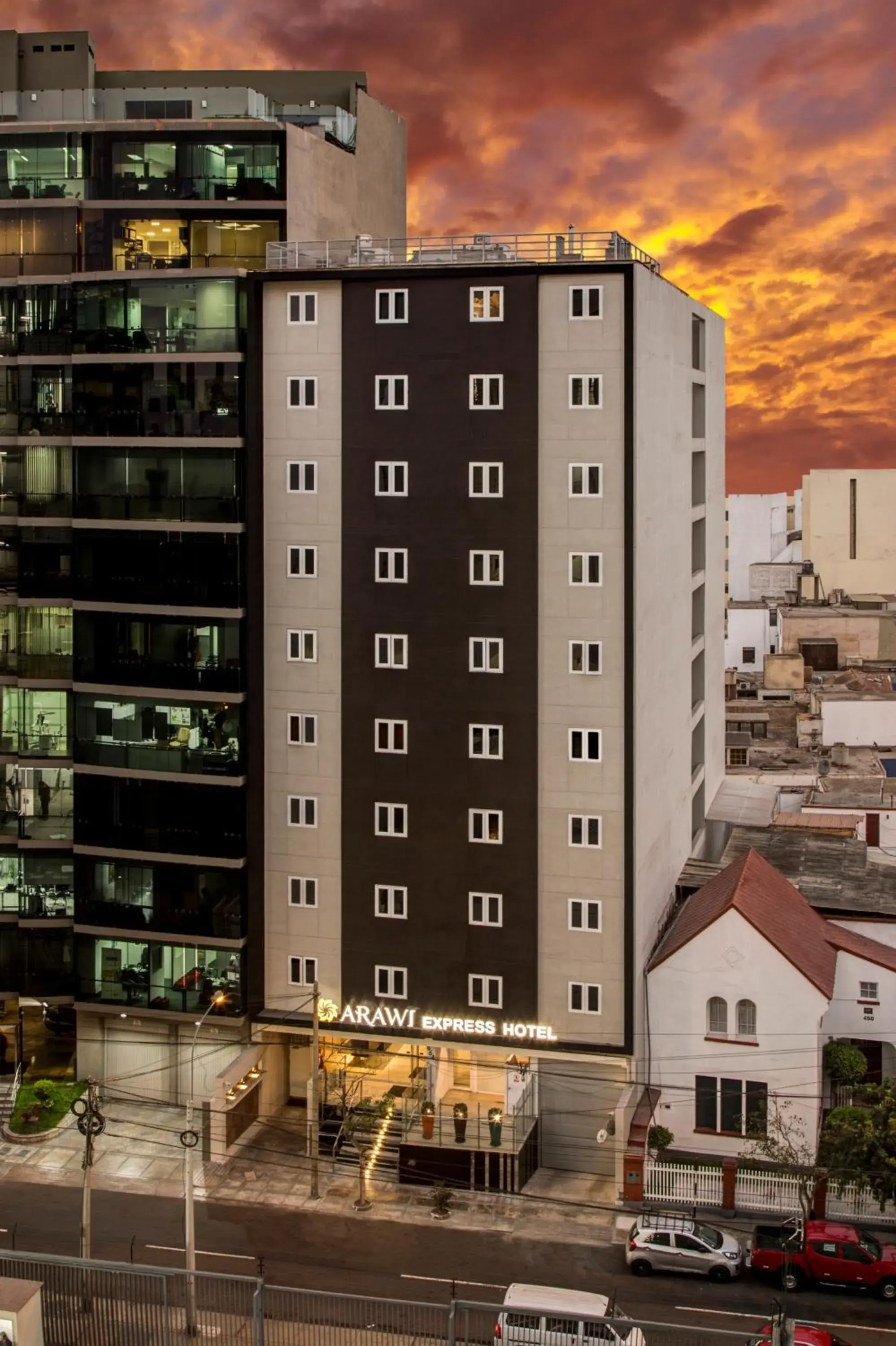 Property building in Arawi Miraflores Express Property building in Arawi Miraflores Express