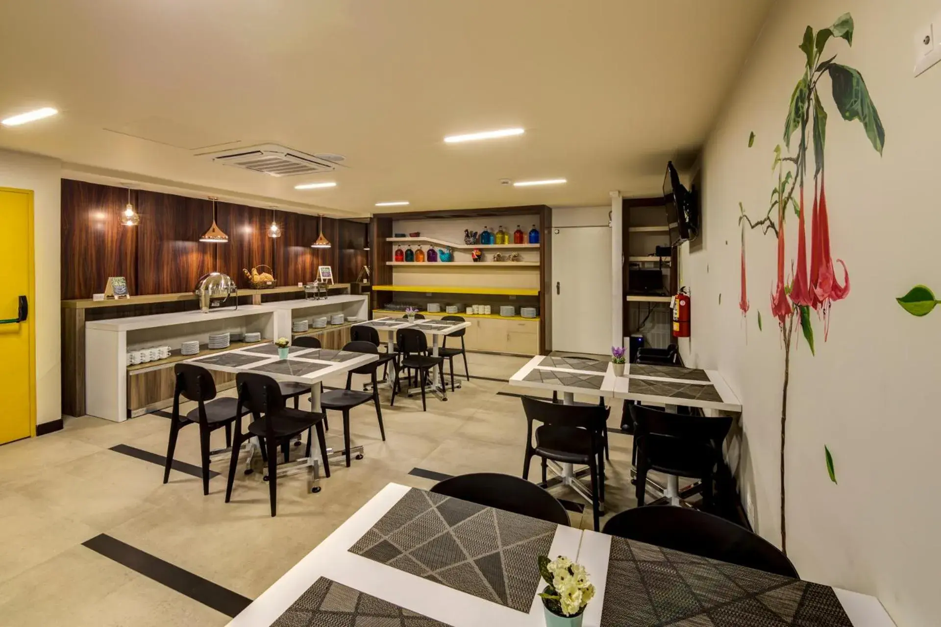 Restaurant/places to eat in Arawi Miraflores Express Restaurant/places to eat in Arawi Miraflores Express