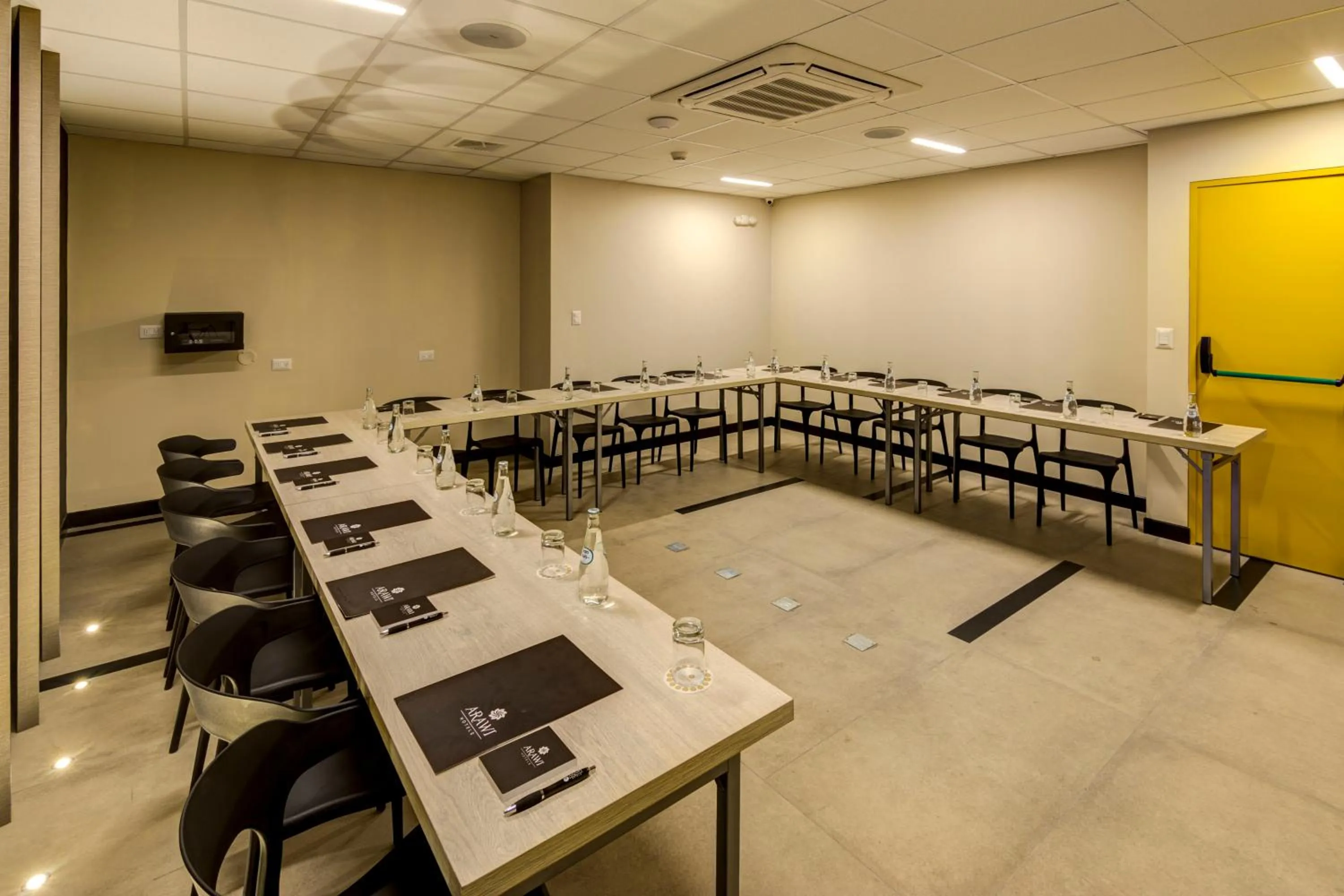 Business facilities in Arawi Miraflores Express
