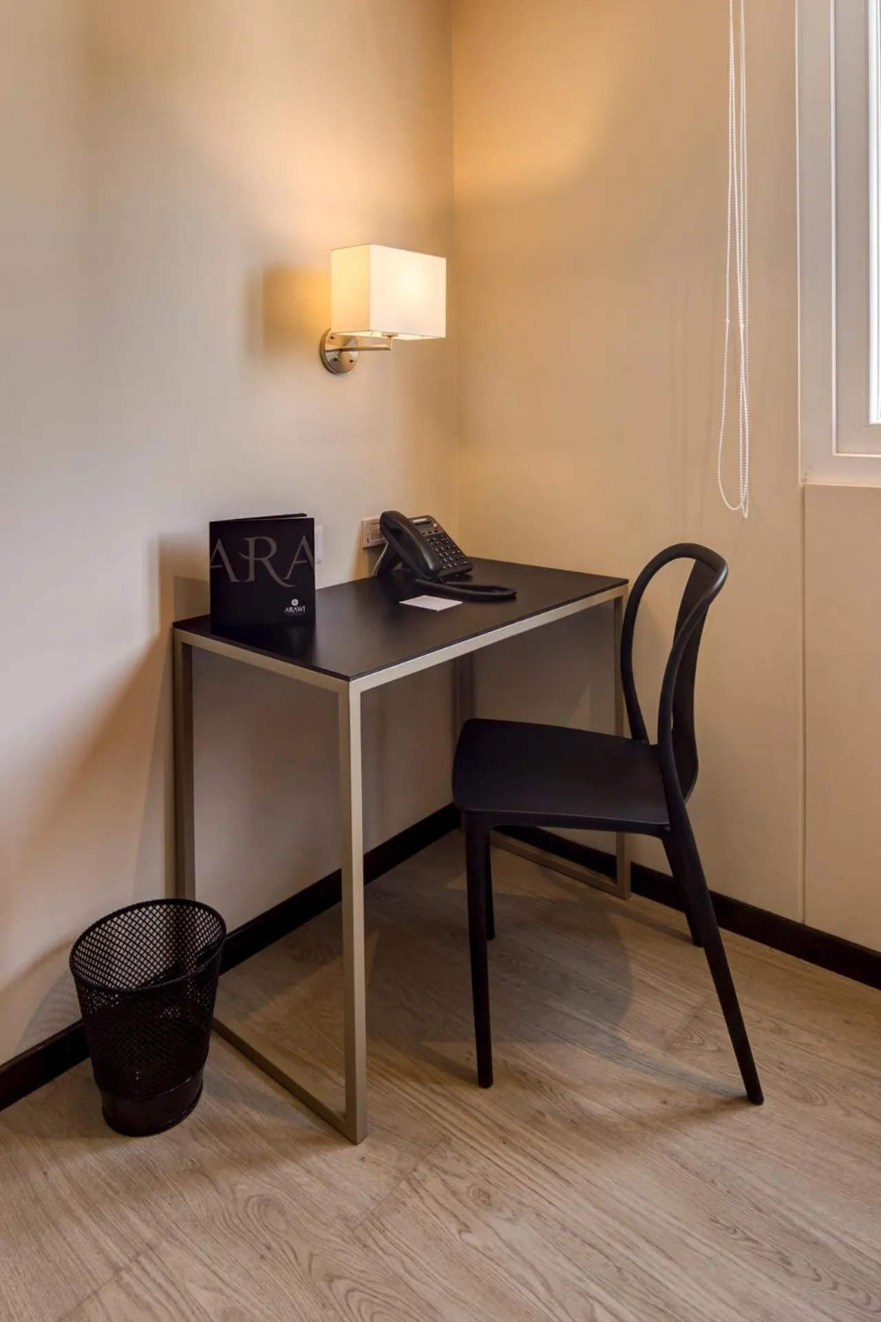 Seating area in Arawi Miraflores Express